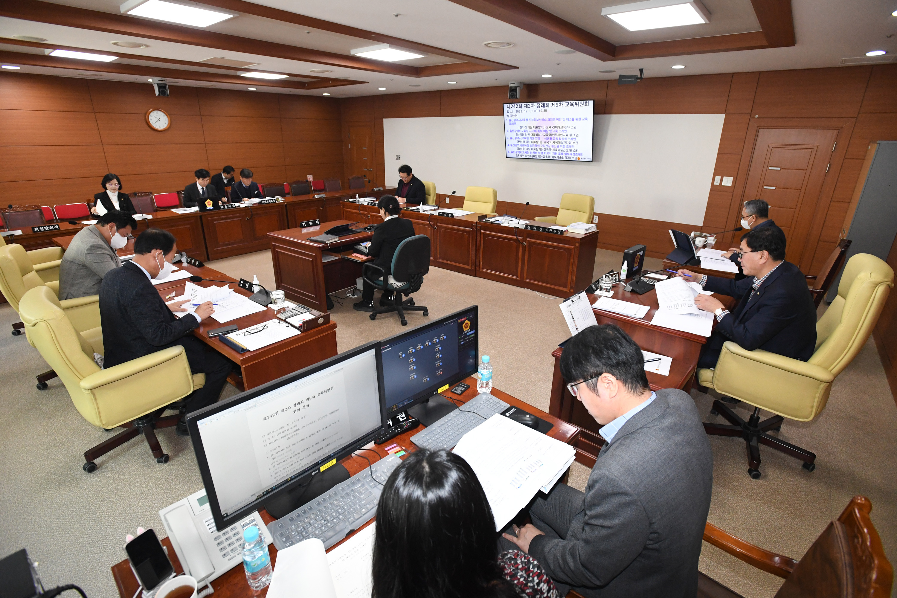 교육위원회, 울산광역시교육청 지능정보서비스 과의존 예방 및 해소를 위한 교육 조례안 등 심사3