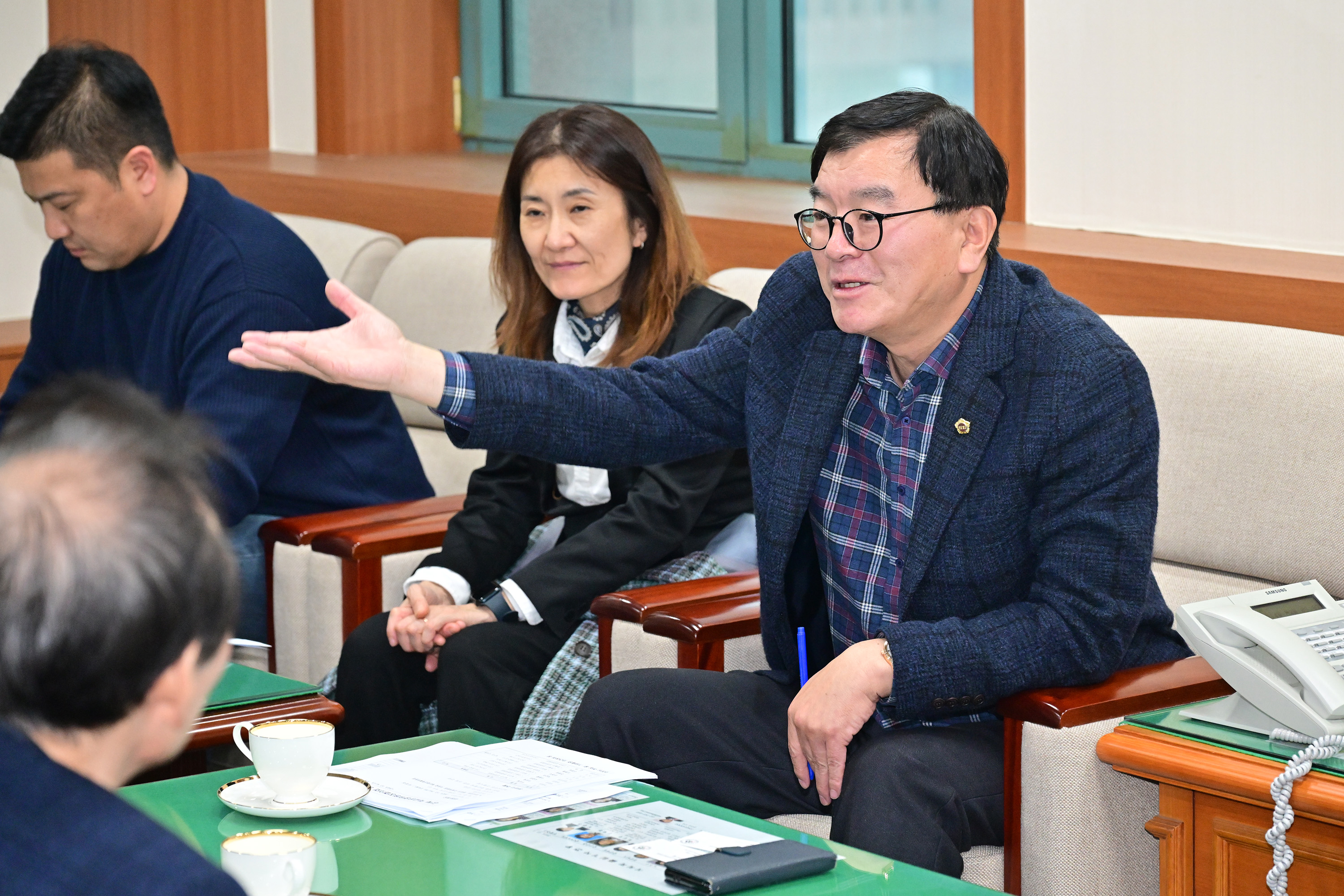강북 학교운영위원장협의회 임원진 의장실 내방3