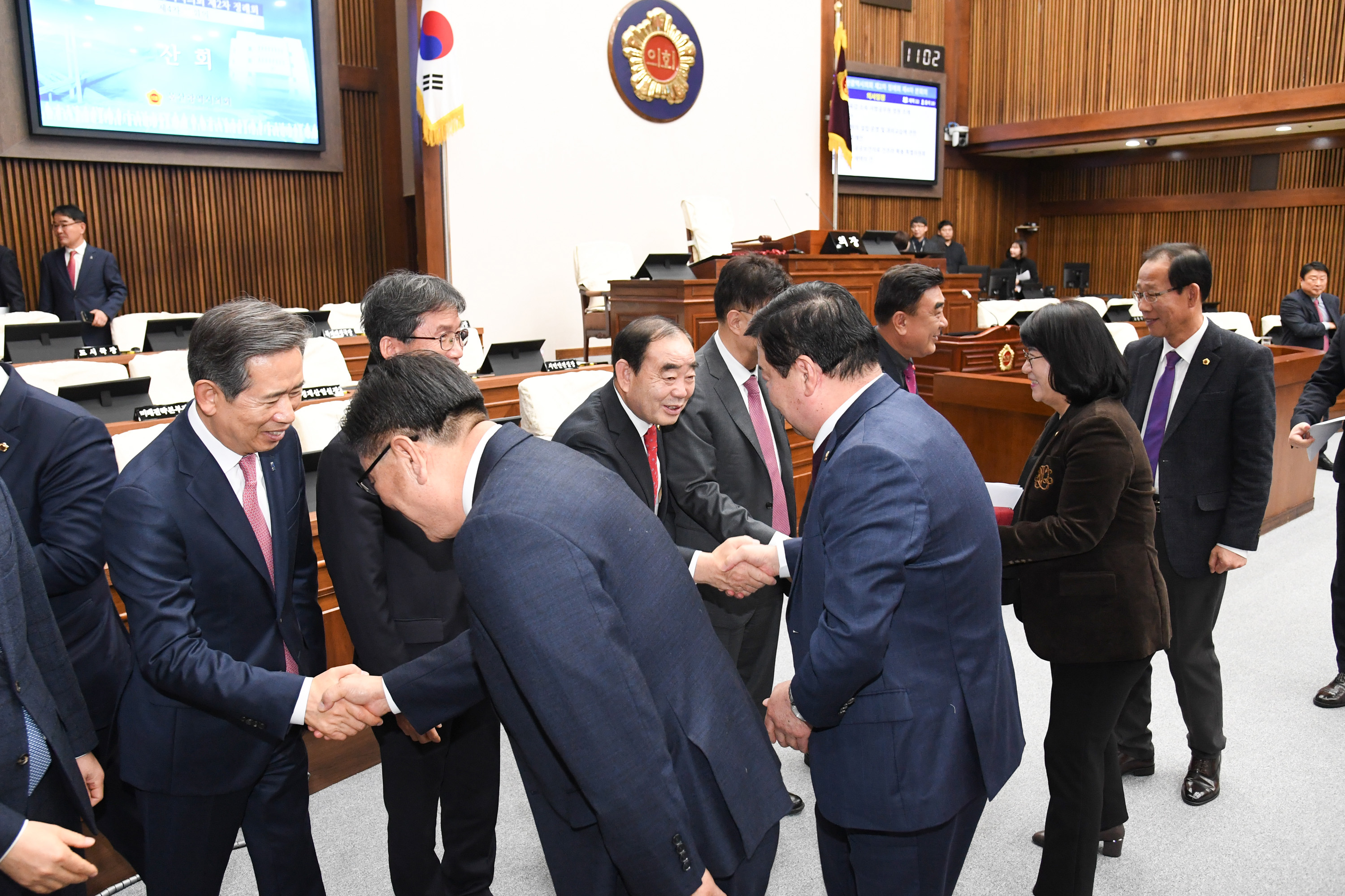  제242회 제2차 정례회 4차 본회의30