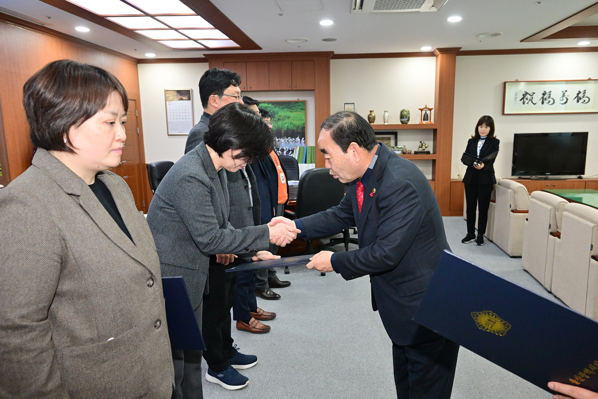 울산광역시의회 2024년 1월 정기인사 5급 이상 인사발령 임용장 수여6