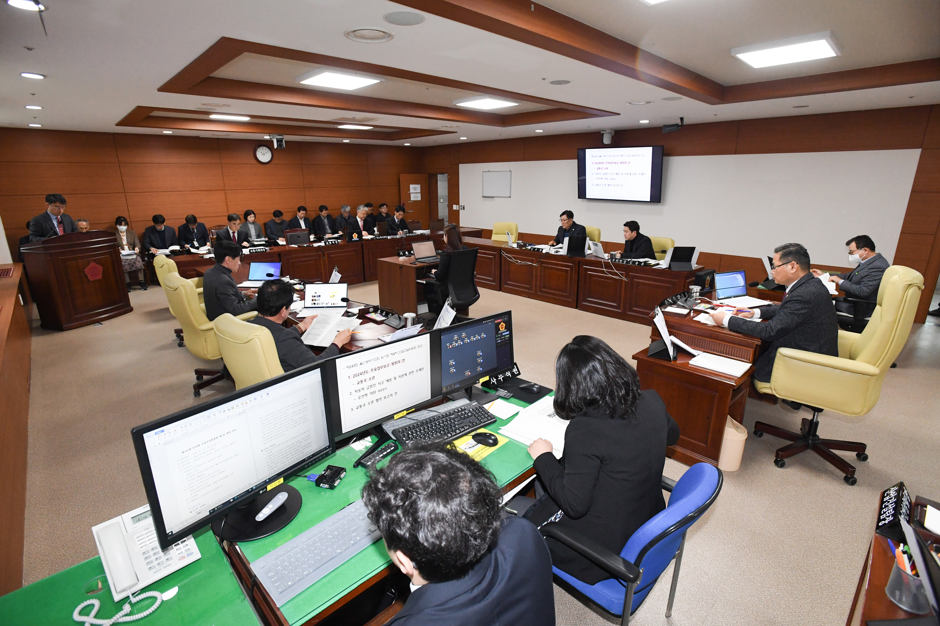 산업건설위원회, 교통국·종합건설본부·울산경제일자리진흥원·울산신용보증재단 소관 2024년도 주요업무보고 청취3