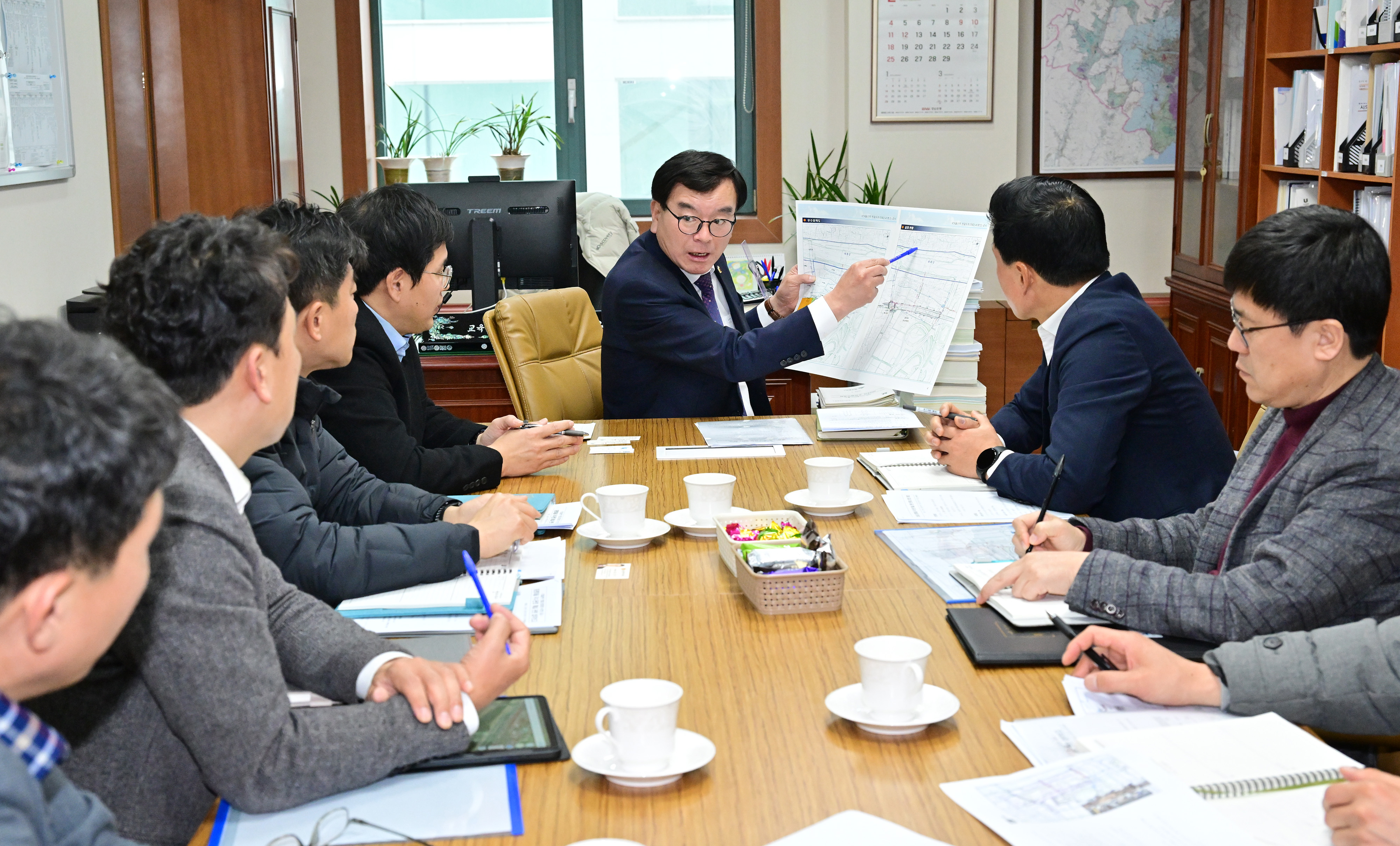 홍성우 교육위원장, 울주군 중평마을 우수관로 매설 개선방안 마련 업무협의2