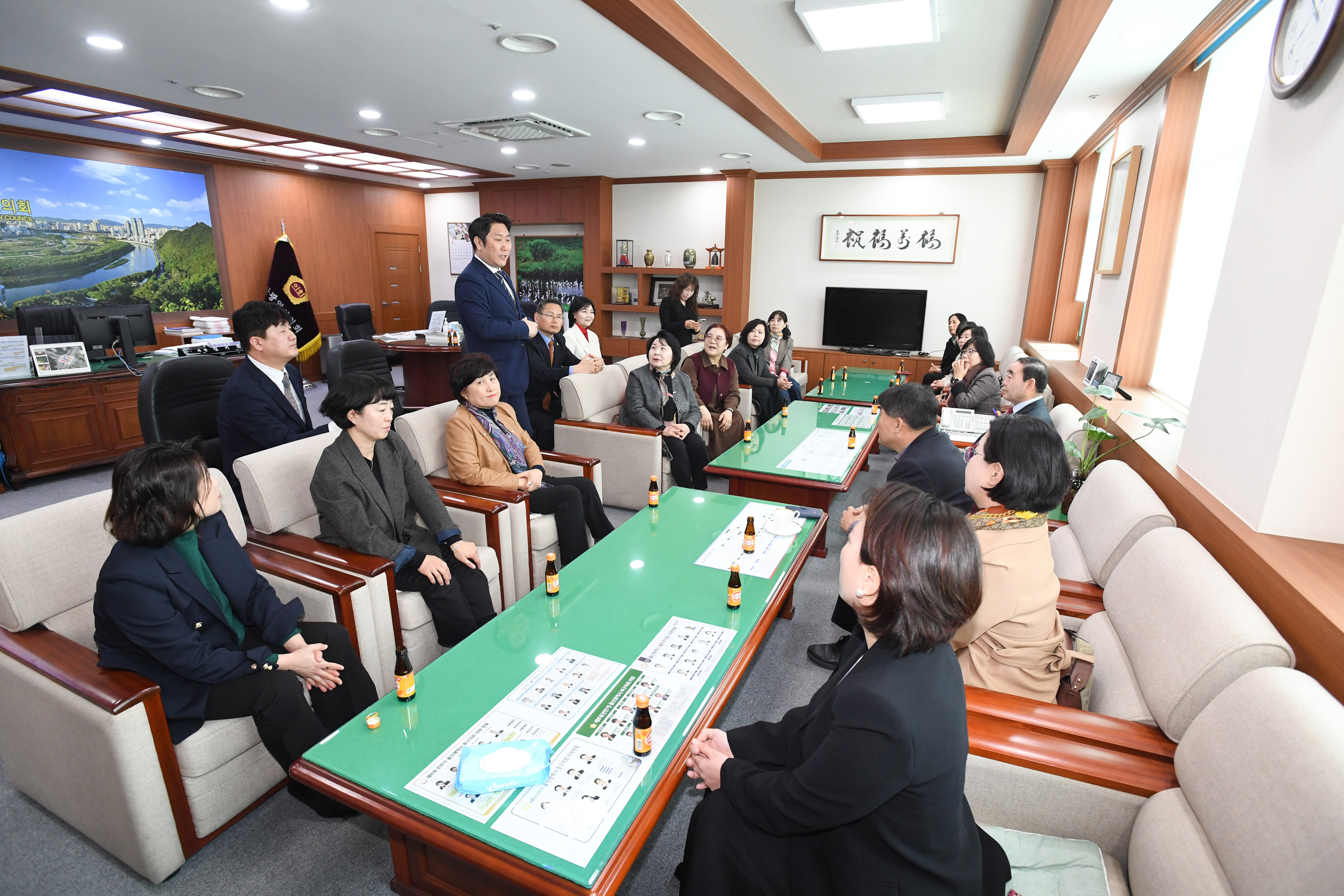 김기환 의장, 사단법인 의회를사랑하는사람들 울산광역시지부 환담3