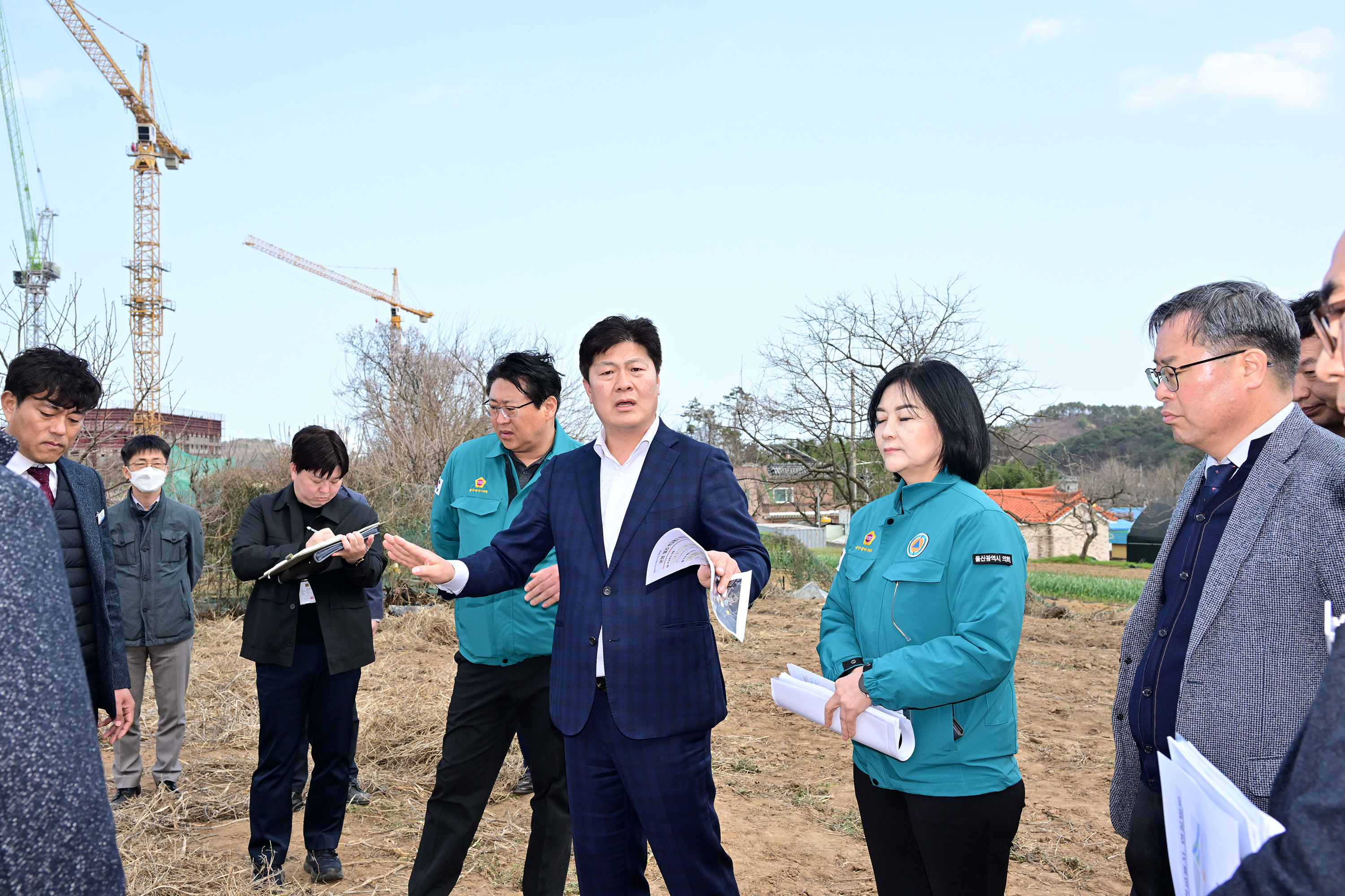 공진혁·천미경·권순용 의원, 온양읍 발리 학교시설 결정해제 관련 현장방문2