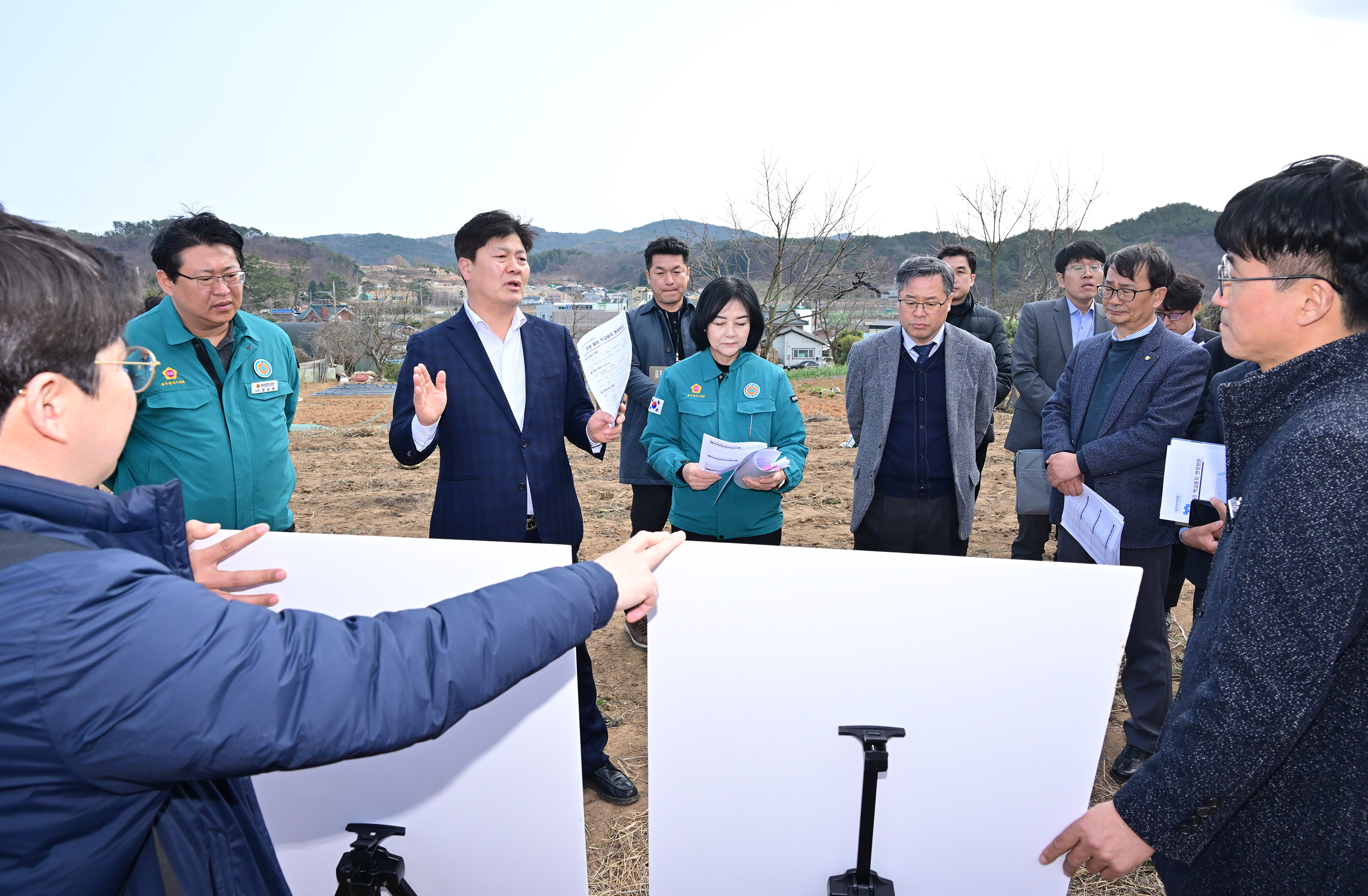 공진혁·천미경·권순용 의원, 온양읍 발리 학교시설 결정해제 관련 현장방문3