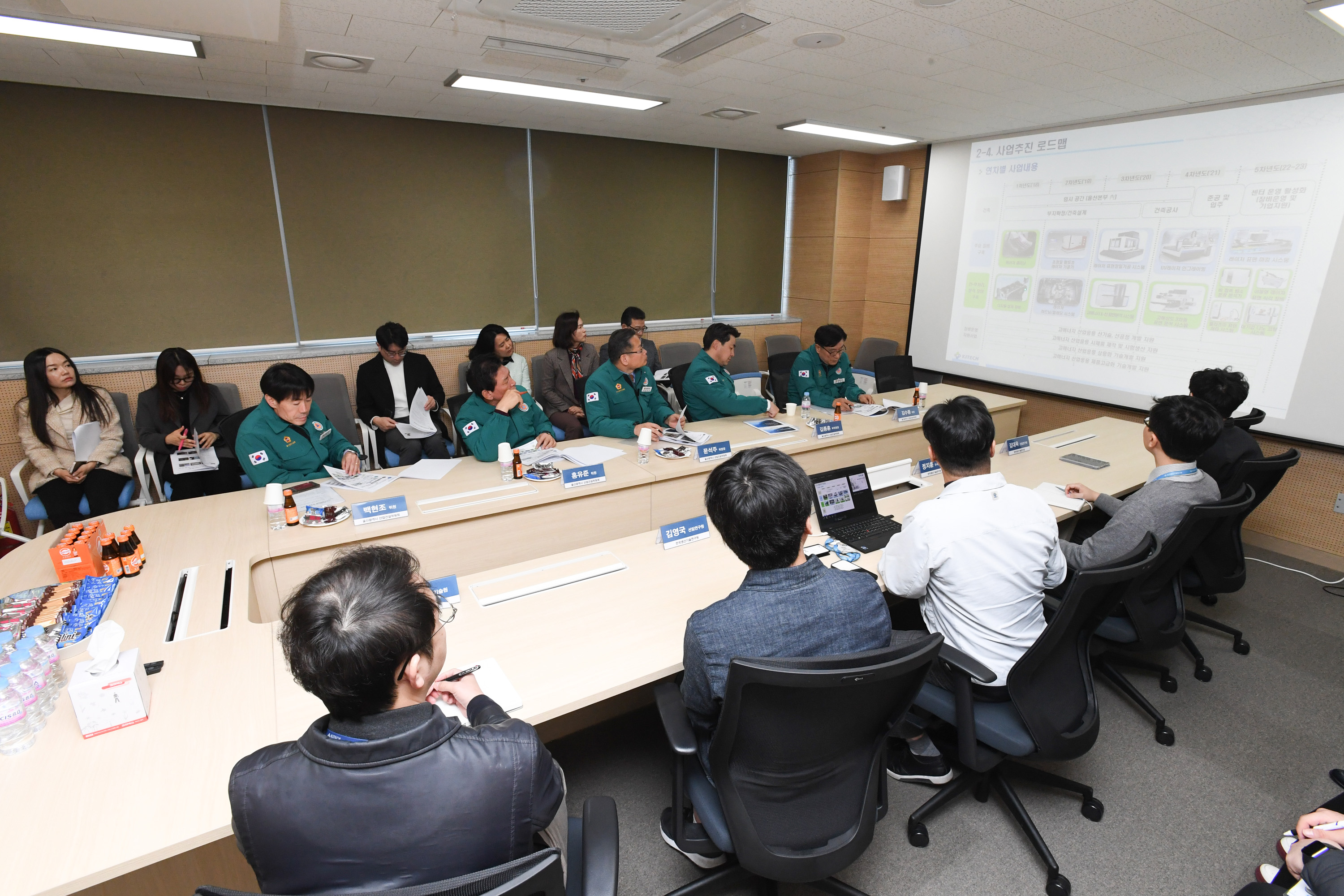산업건설위원회, 수소전기차 검사센터, 고에너지정밀가공기술센터 현장방문12