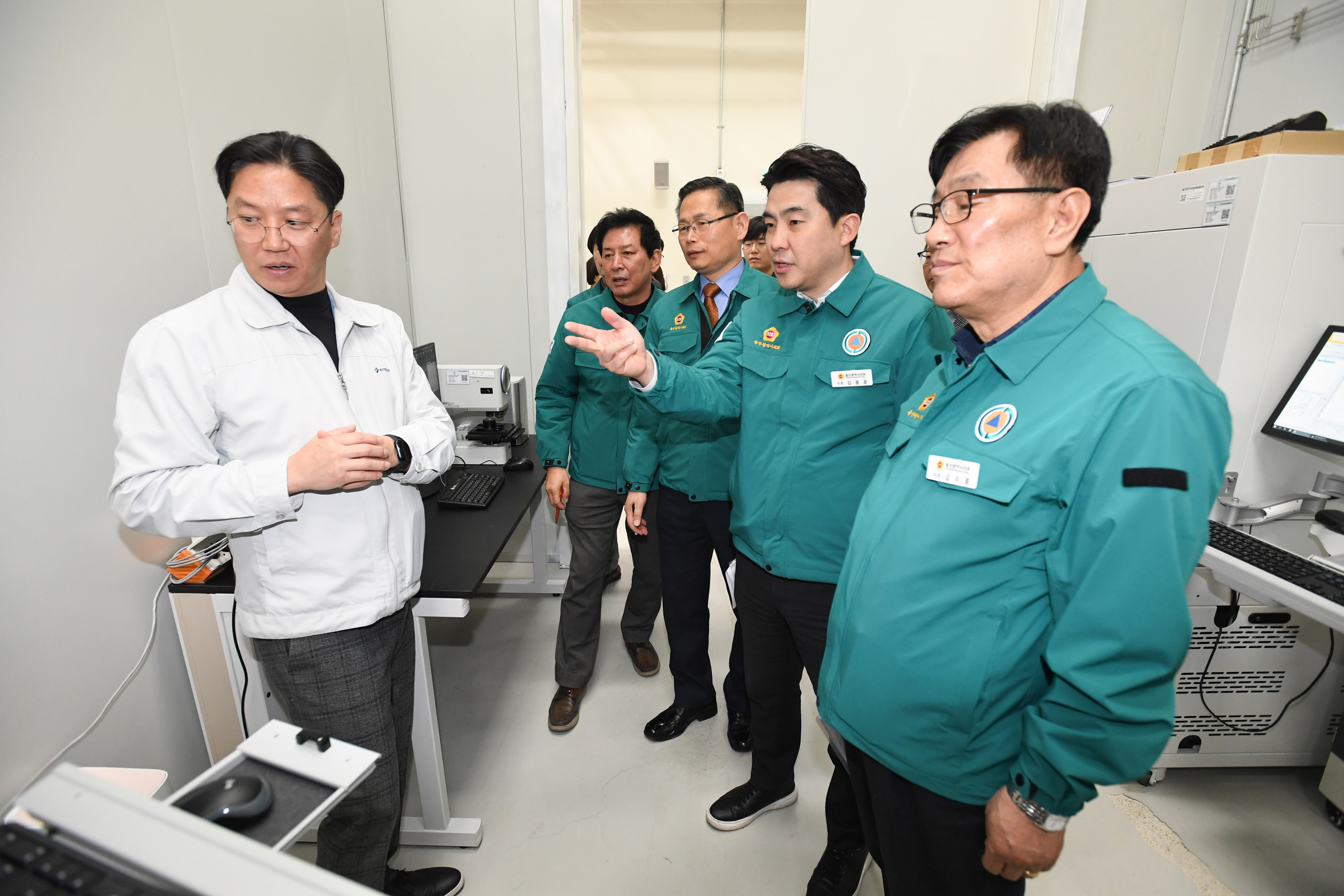 산업건설위원회, 수소전기차 검사센터, 고에너지정밀가공기술센터 현장방문16