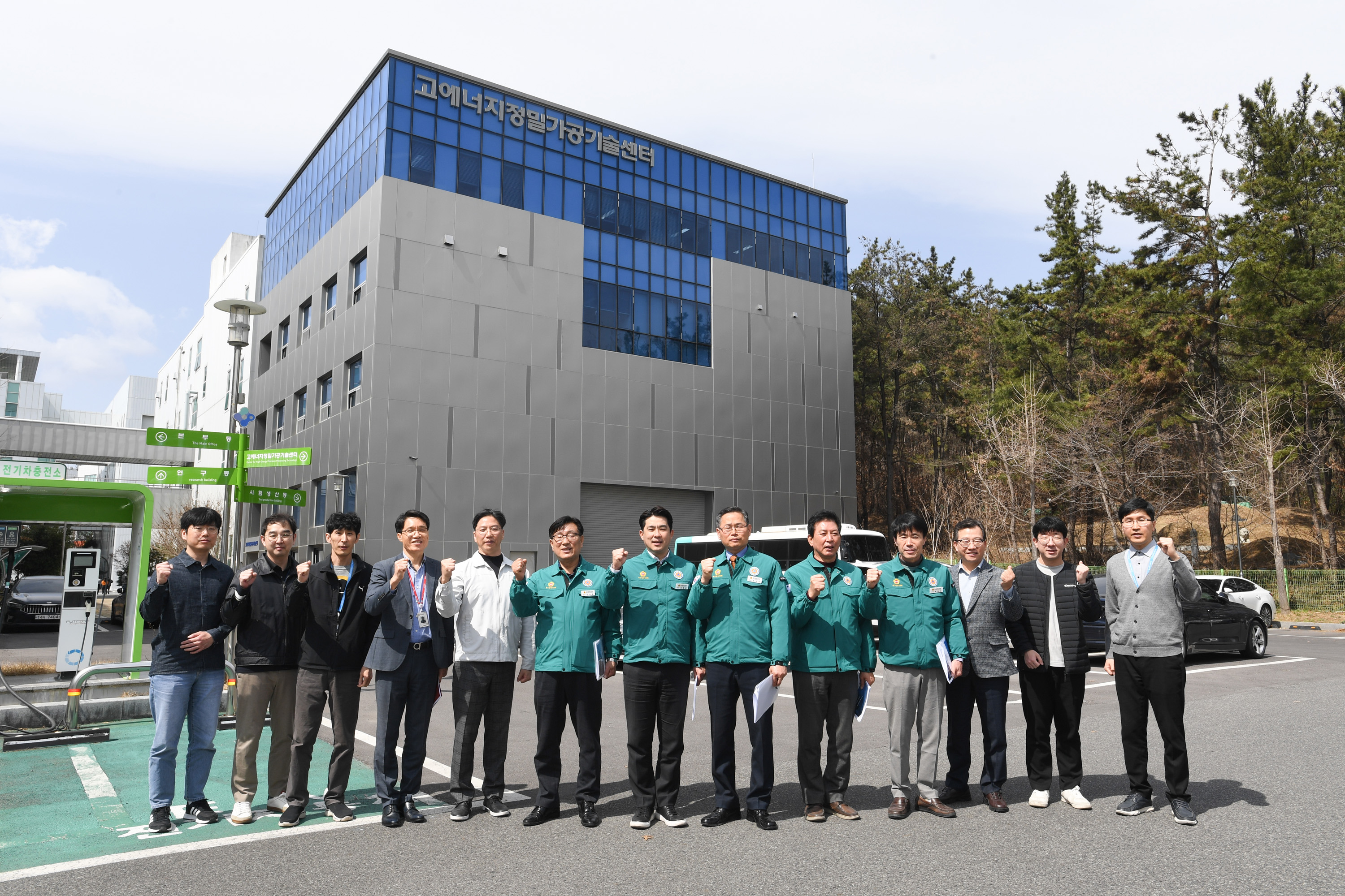 산업건설위원회, 수소전기차 검사센터, 고에너지정밀가공기술센터 현장방문18