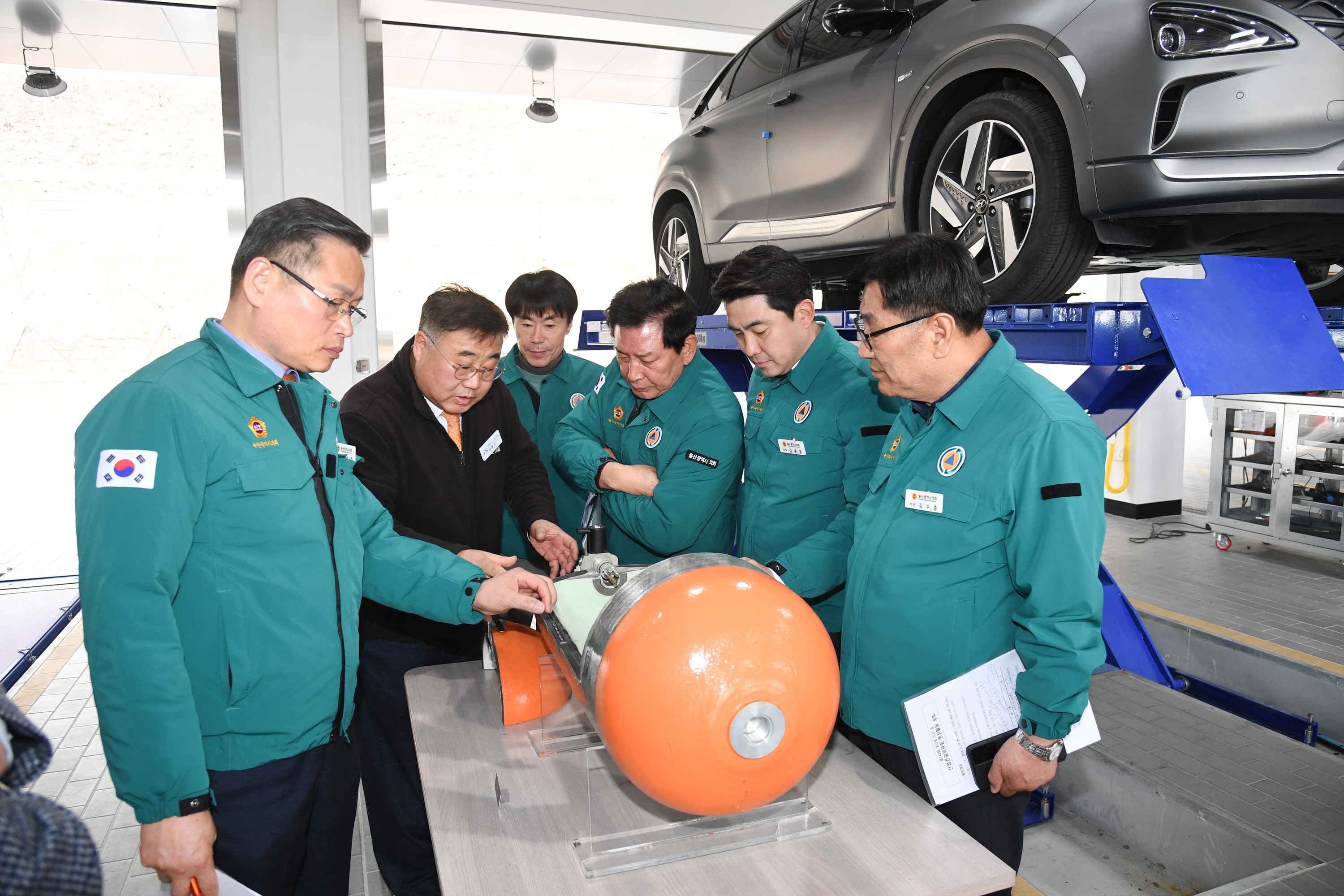 산업건설위원회, 수소전기차 검사센터, 고에너지정밀가공기술센터 현장방문10
