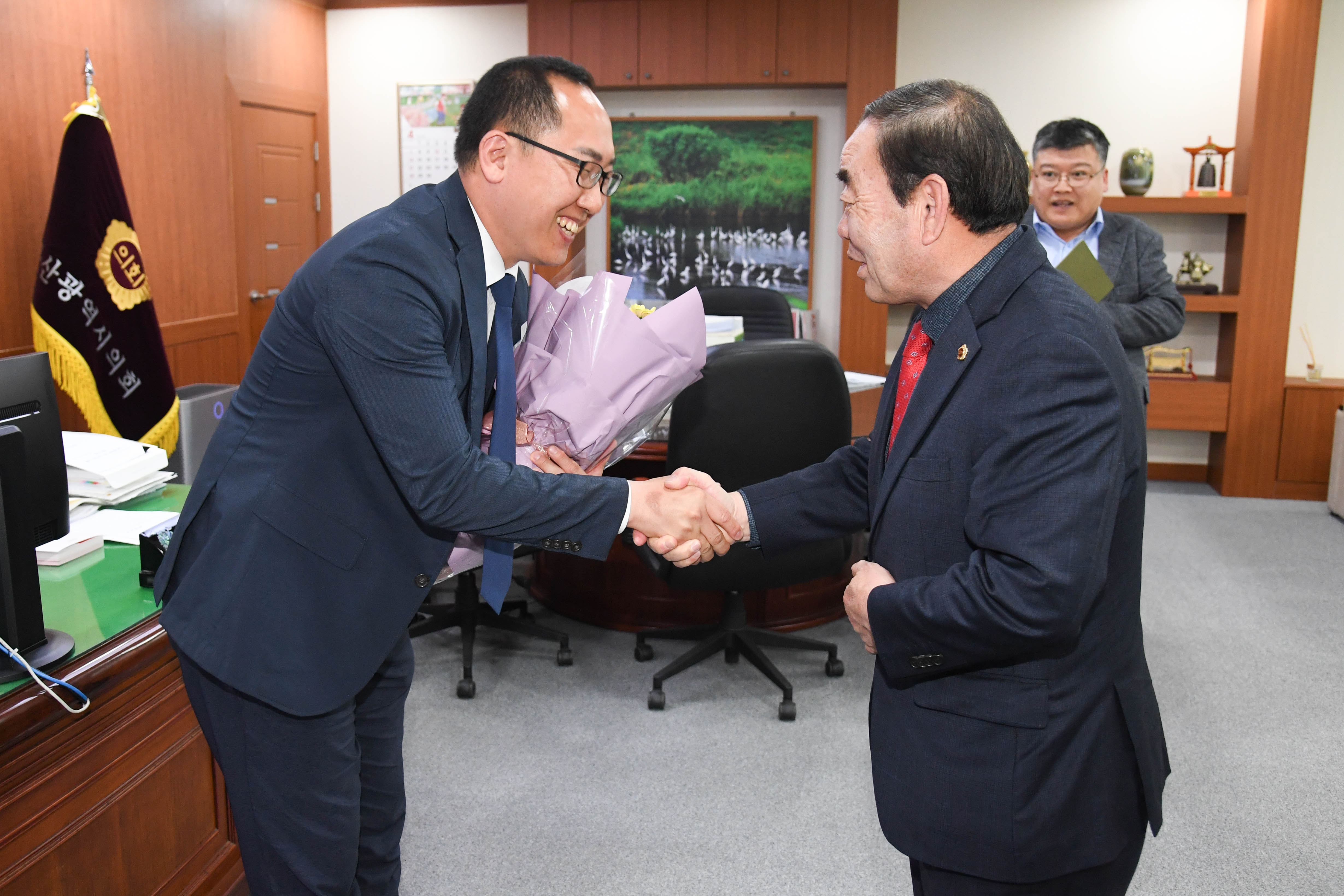 김기환 의장, 북구 시의원 보궐선거 손근호 당선자(재선)와 환담2