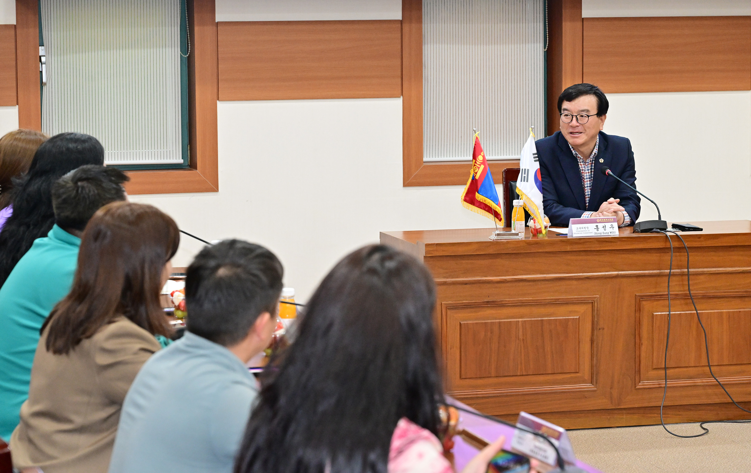 홍성우 교육위원장, 몽골 울란바토르시 학교장과 간담회 3