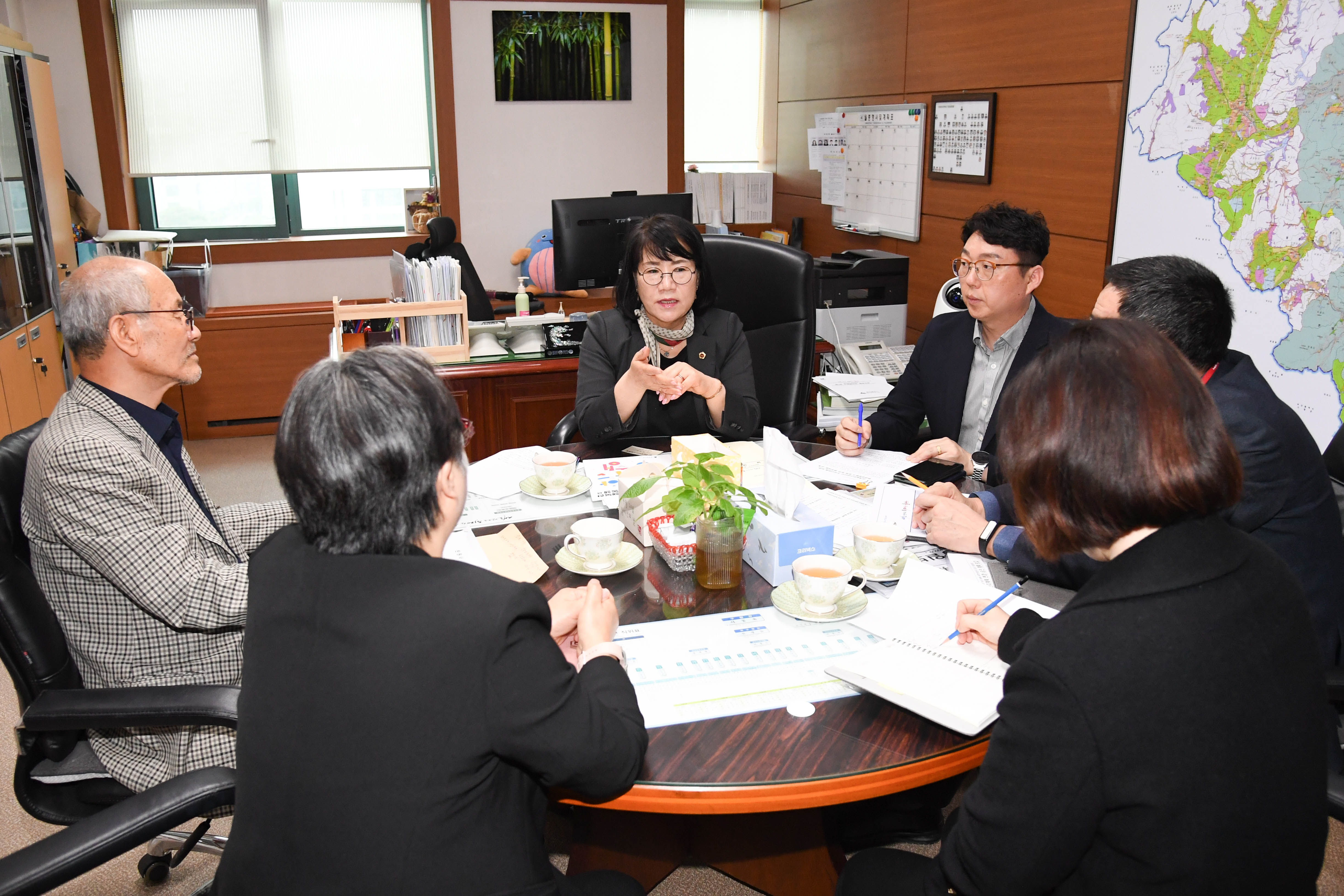 이영해 환경복지위원장, 상개일반산업단지 조성사업 관련 간담회4