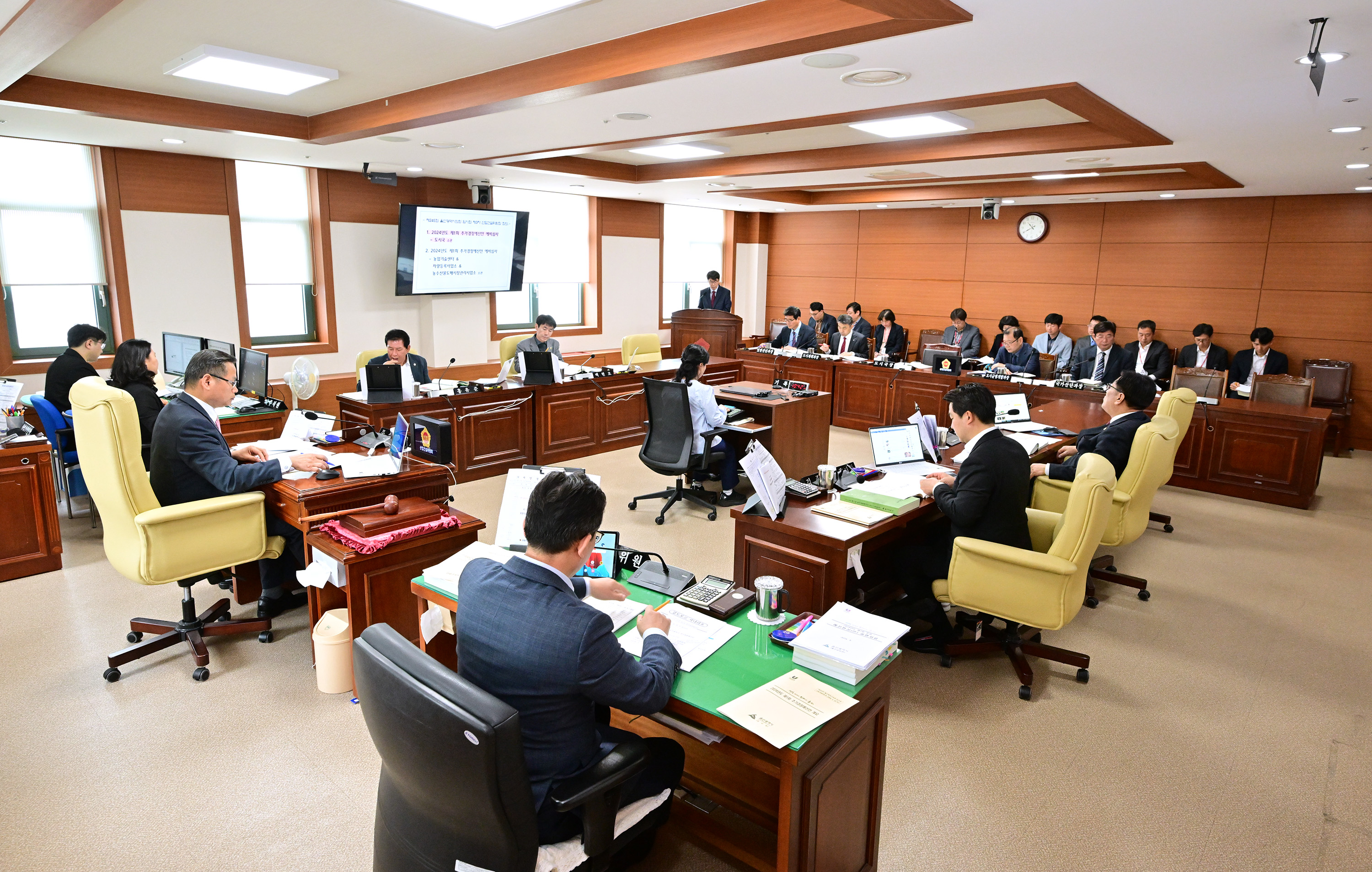 산업건설위원회, 도시국 소관 추가경정예산안 등 심사1