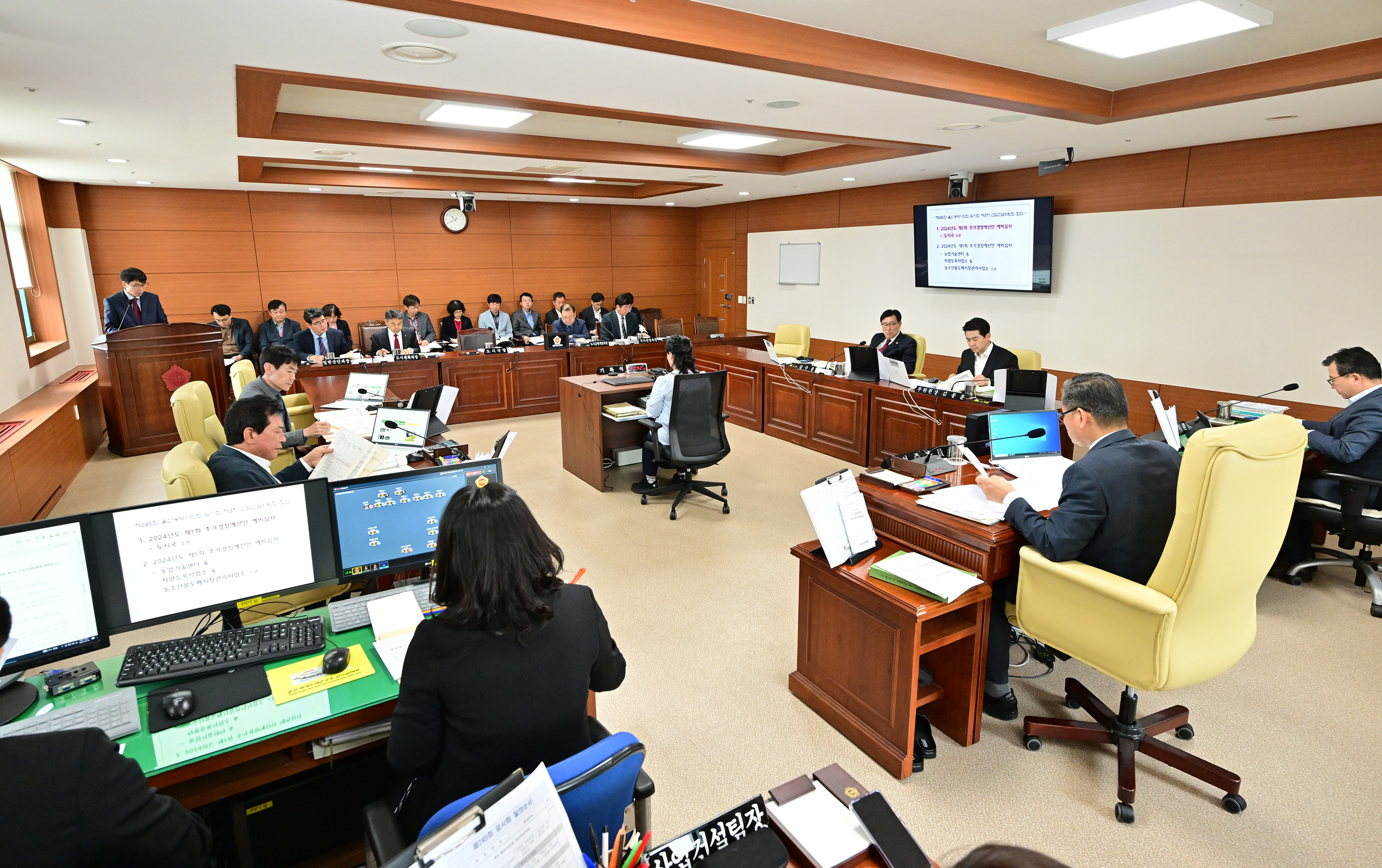 산업건설위원회, 도시국 소관 추가경정예산안 등 심사2