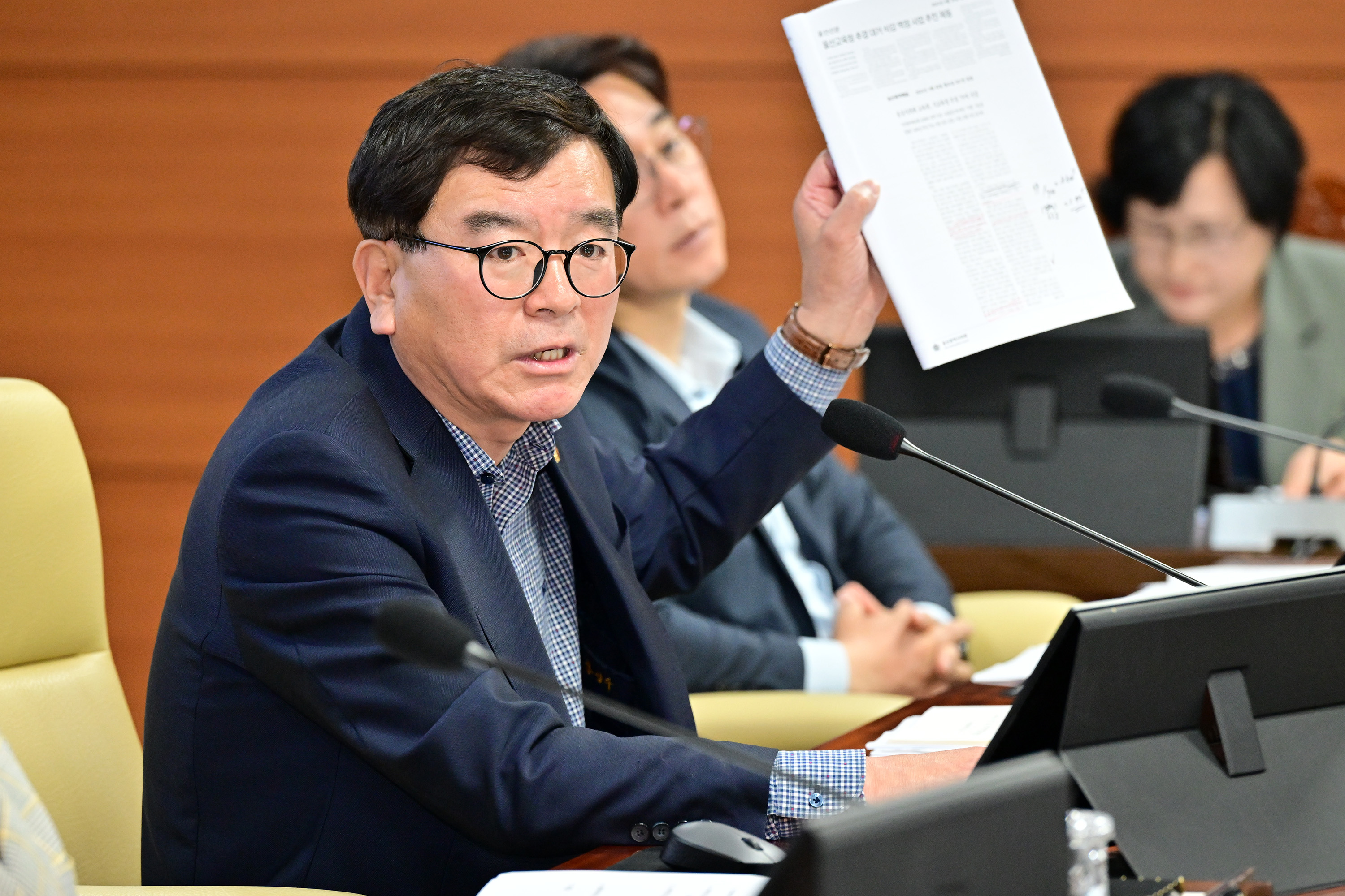 예산결산특별위원회, 2024년도 제1회 울산광역시교육비특별회계 추가경정예산안 계수조정 및 확정의결6