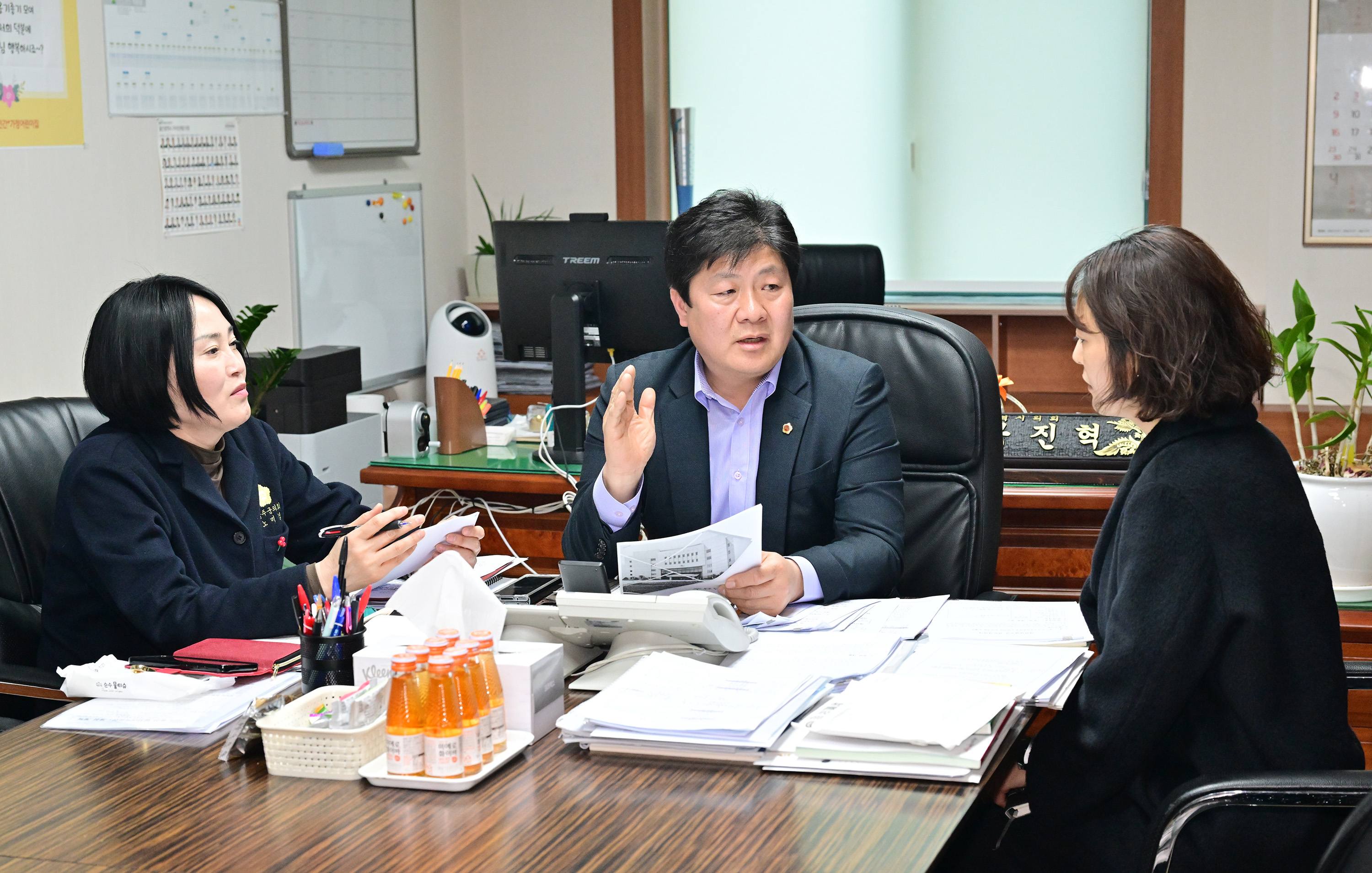 공진혁 의회운영위원장, 온산 산업폐기물매립장 환경영향평가 관련 업무보고 청취2