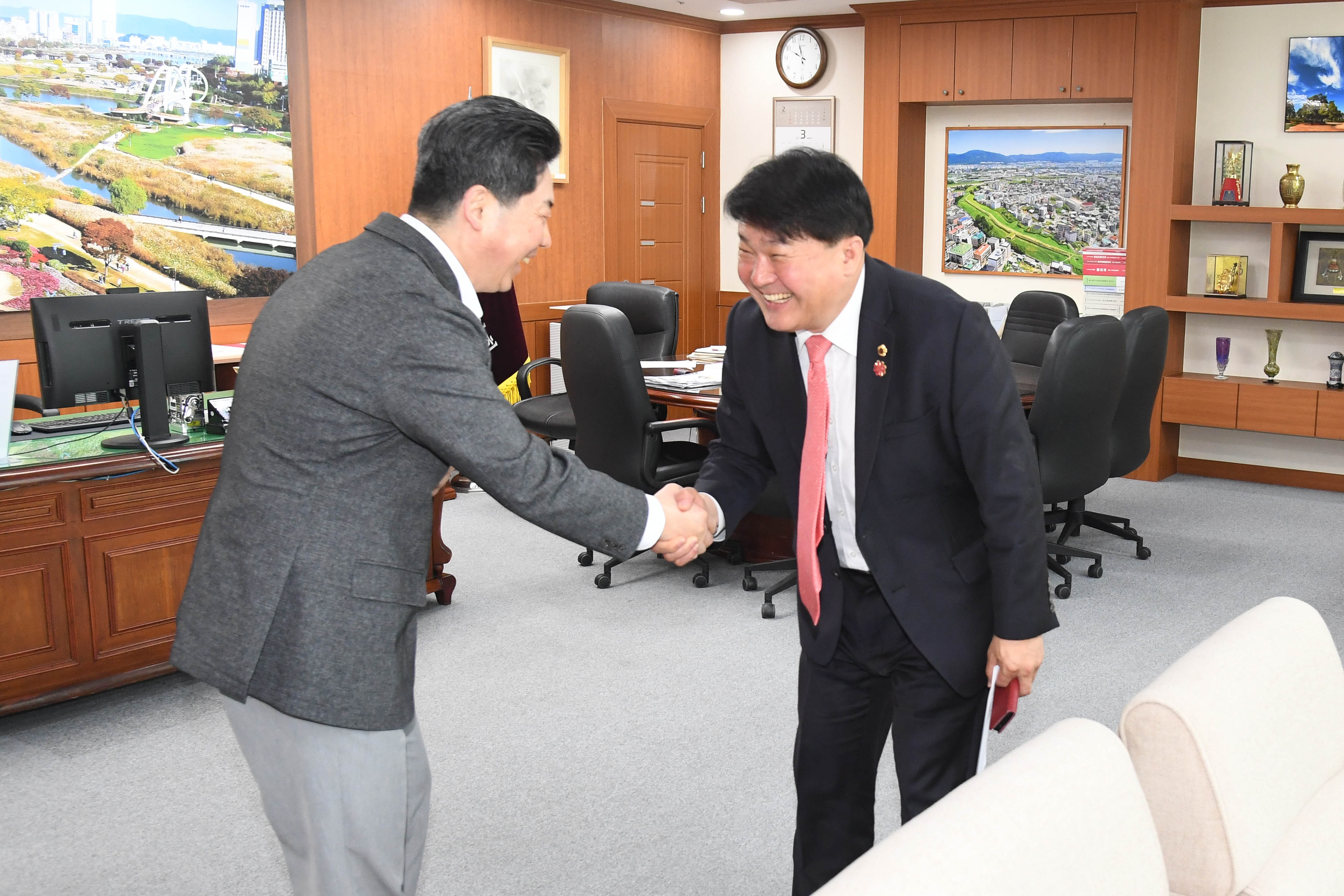 이성룡 의장, 간부공무원 신고2