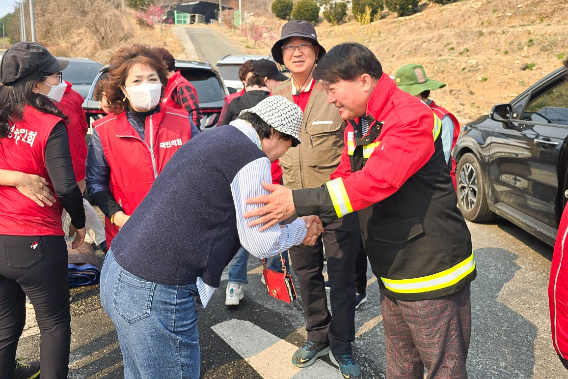 이성룡 의장, 울주군 온양읍 운화리 산불 화재현장 방문3