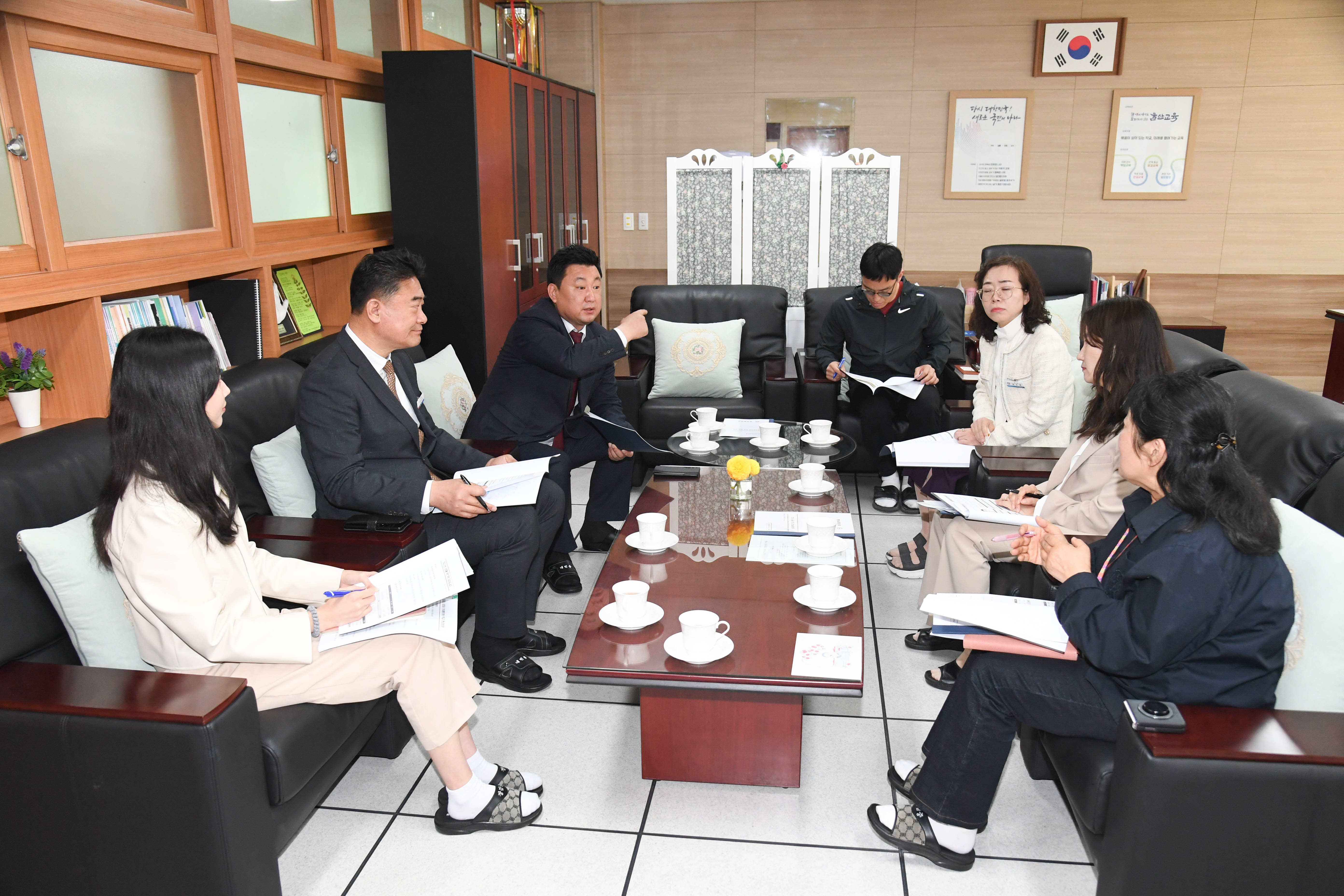 안대룡 교육위원장, 교육환경 개선을 위한 장검중 등 4개교 현장방문6