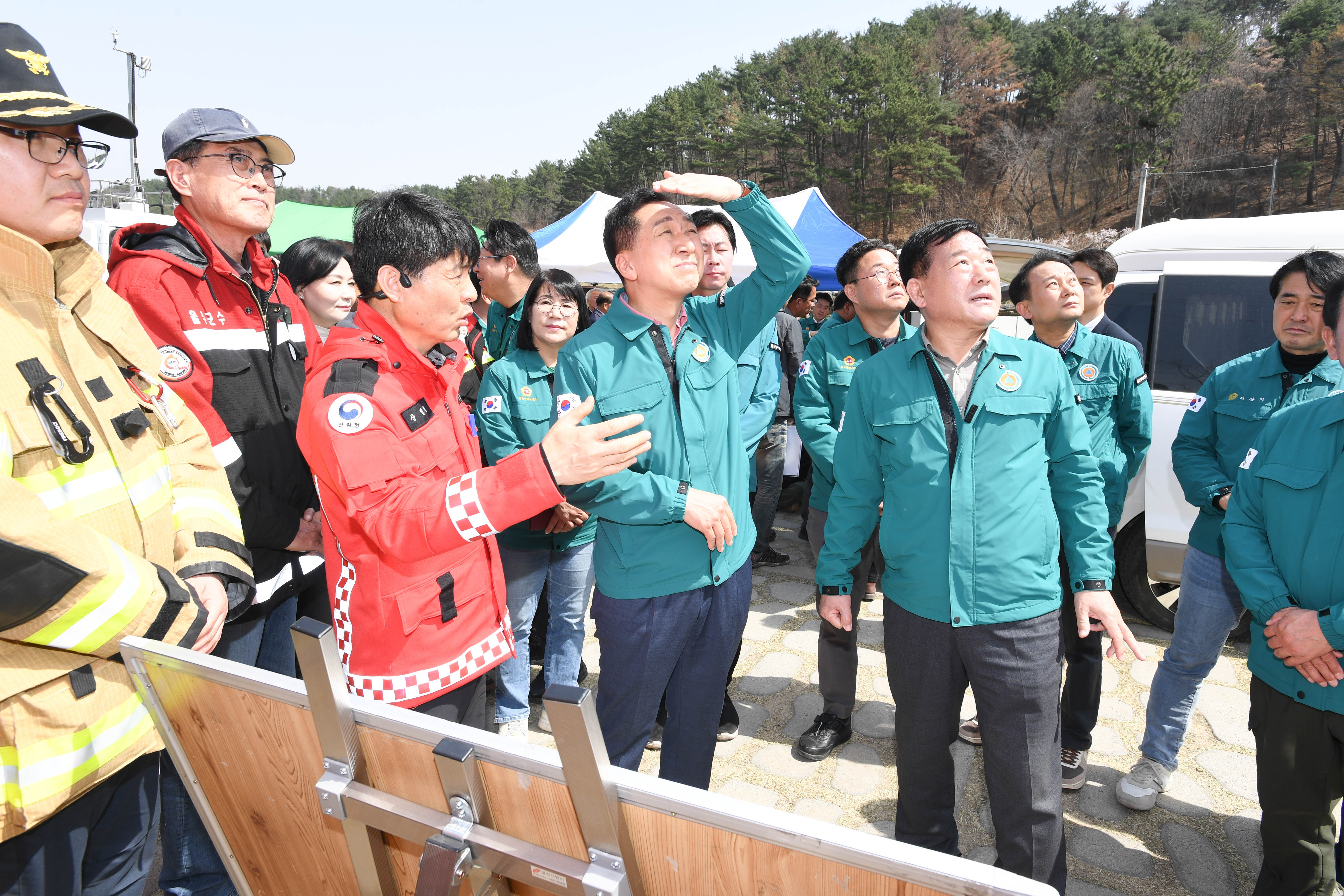 온양읍 운화리 인근 야산에서 발생한 산불 화재현장 방문6