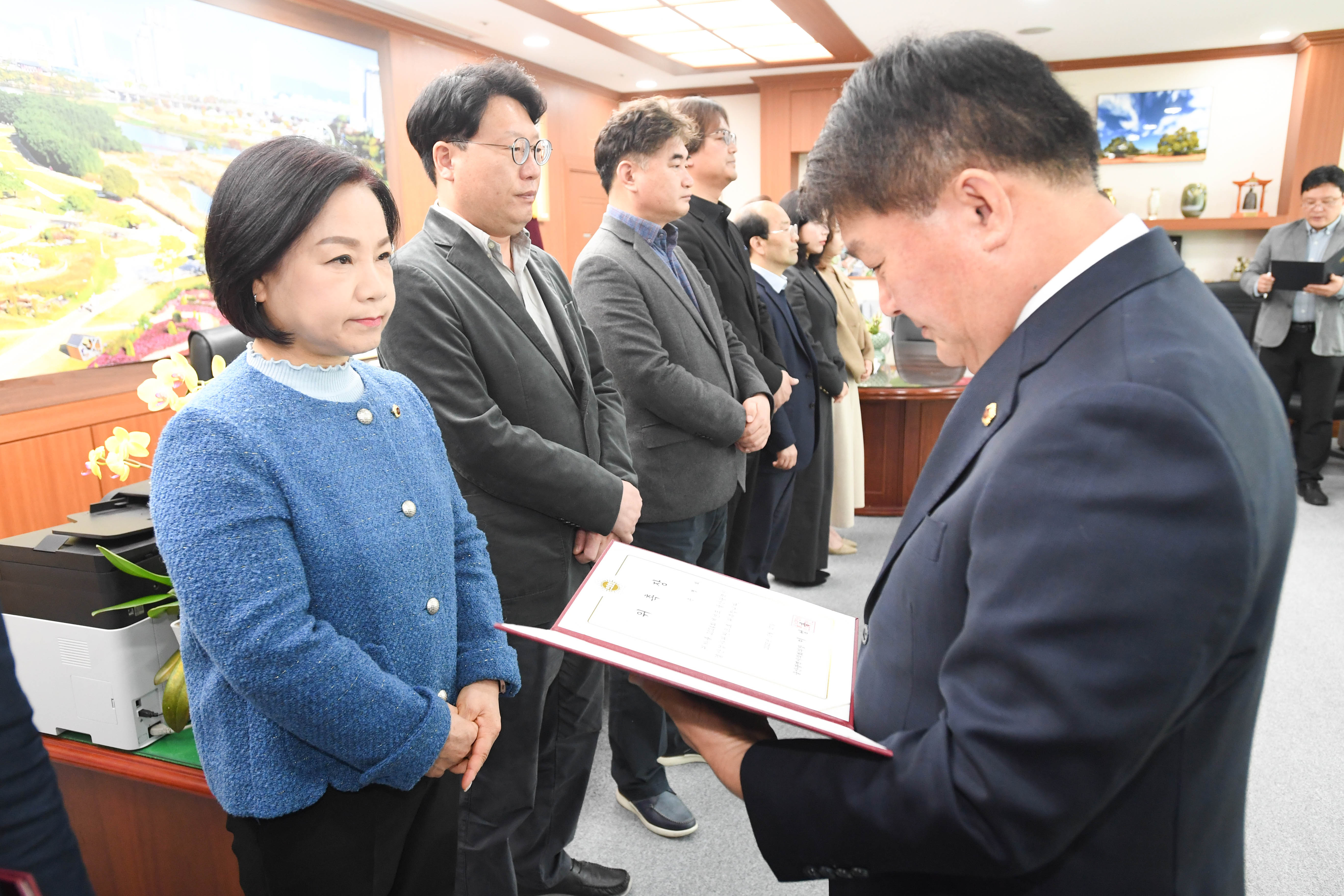 이성룡 의장, 2024회계연도 결산검사위원 위촉장 수여4