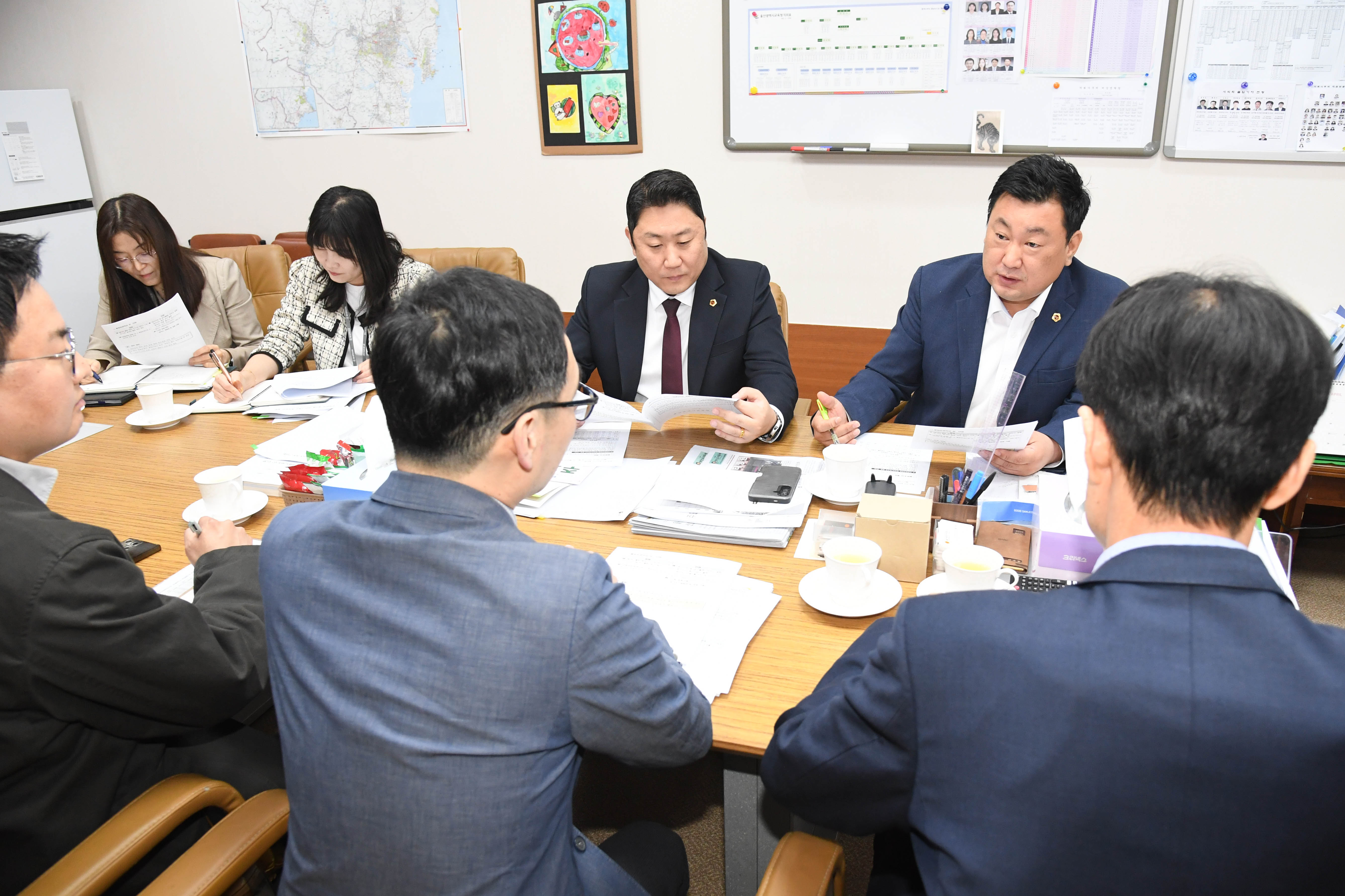 안대룡 위원장, 김종섭 부의장 (가칭)내황중학교 설립 관련 학생, 학부모, 교사 의견 수렴 결과 보고 3