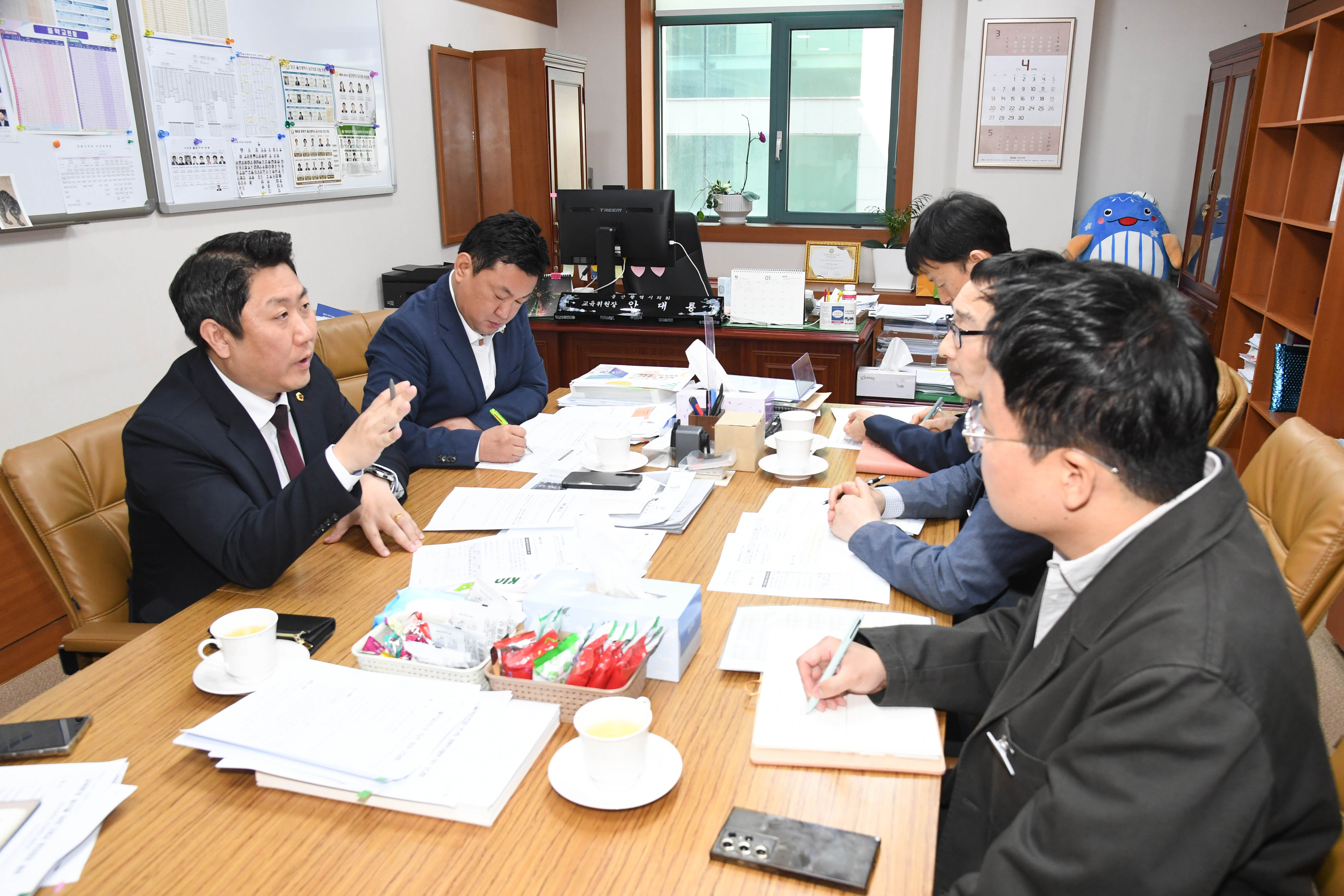 안대룡 위원장, 김종섭 부의장 (가칭)내황중학교 설립 관련 학생, 학부모, 교사 의견 수렴 결과 보고 4
