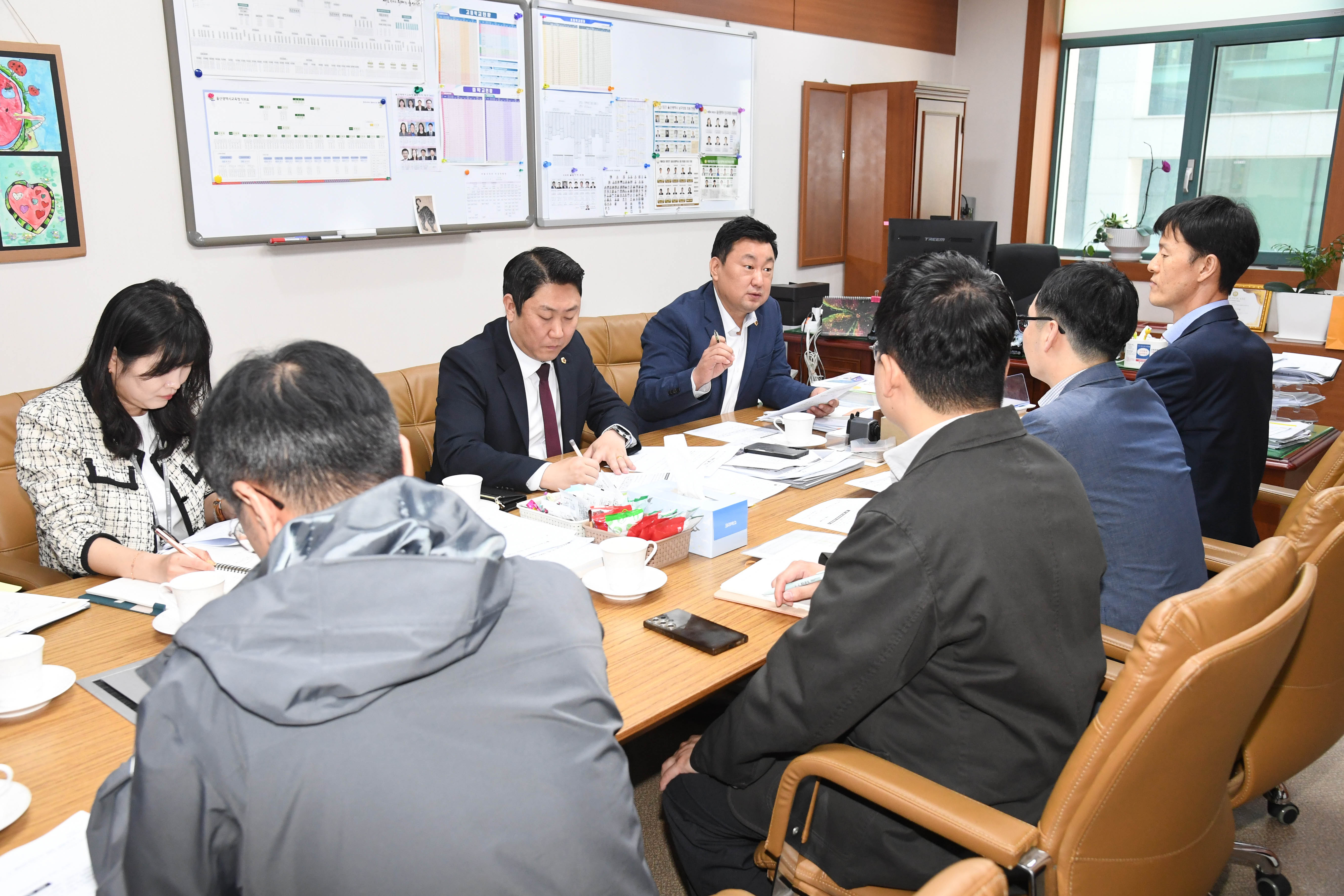 안대룡 위원장, 김종섭 부의장 (가칭)내황중학교 설립 관련 학생, 학부모, 교사 의견 수렴 결과 보고 6