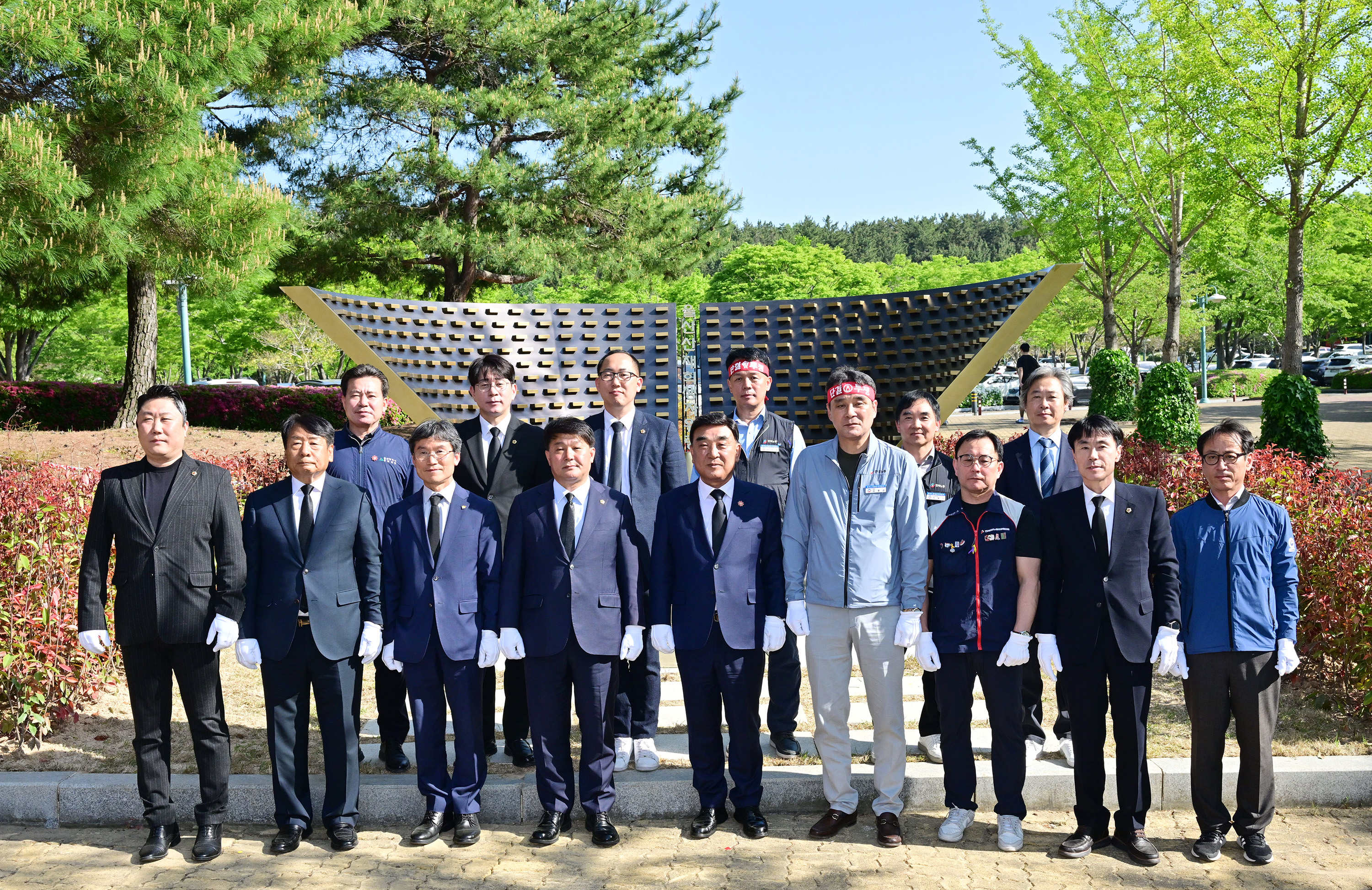 울산산재희생자 위령탑 제막식 및 2025년 근로자의 날 기념행사