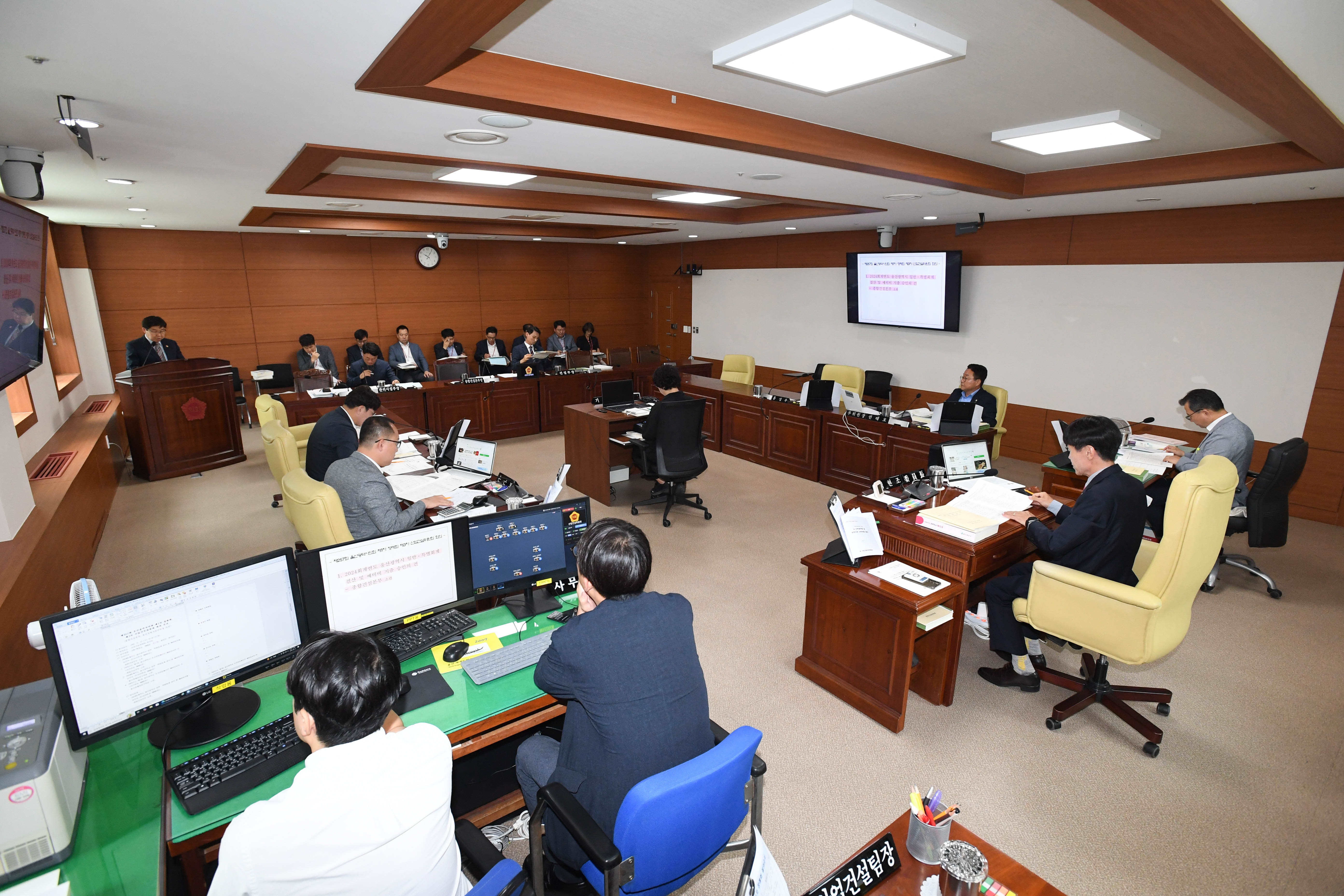 산업건설위원회, 종합건설본부 2025년도 제1회 울산광역시 추경예안산 예비 심사3