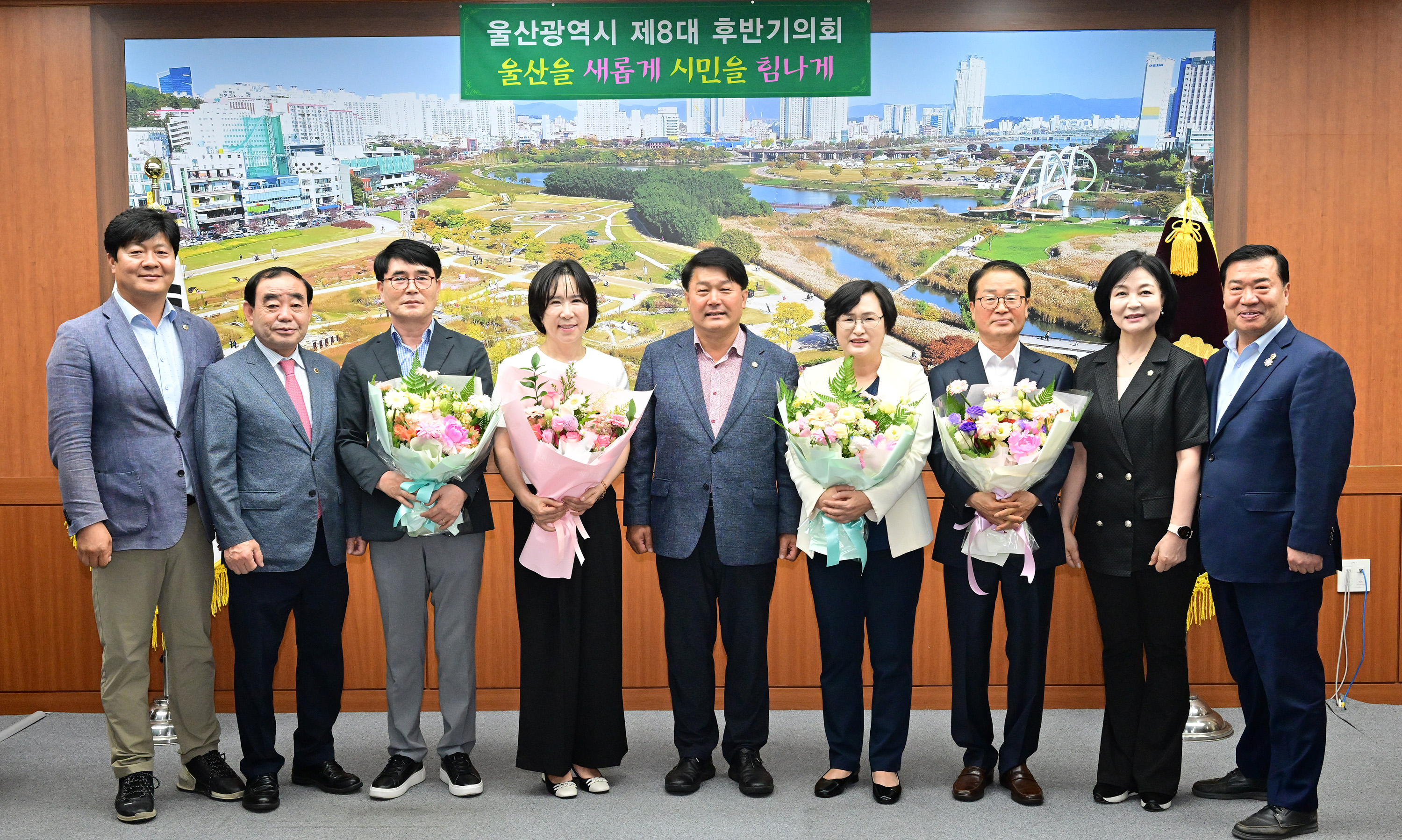이성룡 의장, 2025년 하반기 퇴직준비교육 대상자 공로패·기념패 수여4