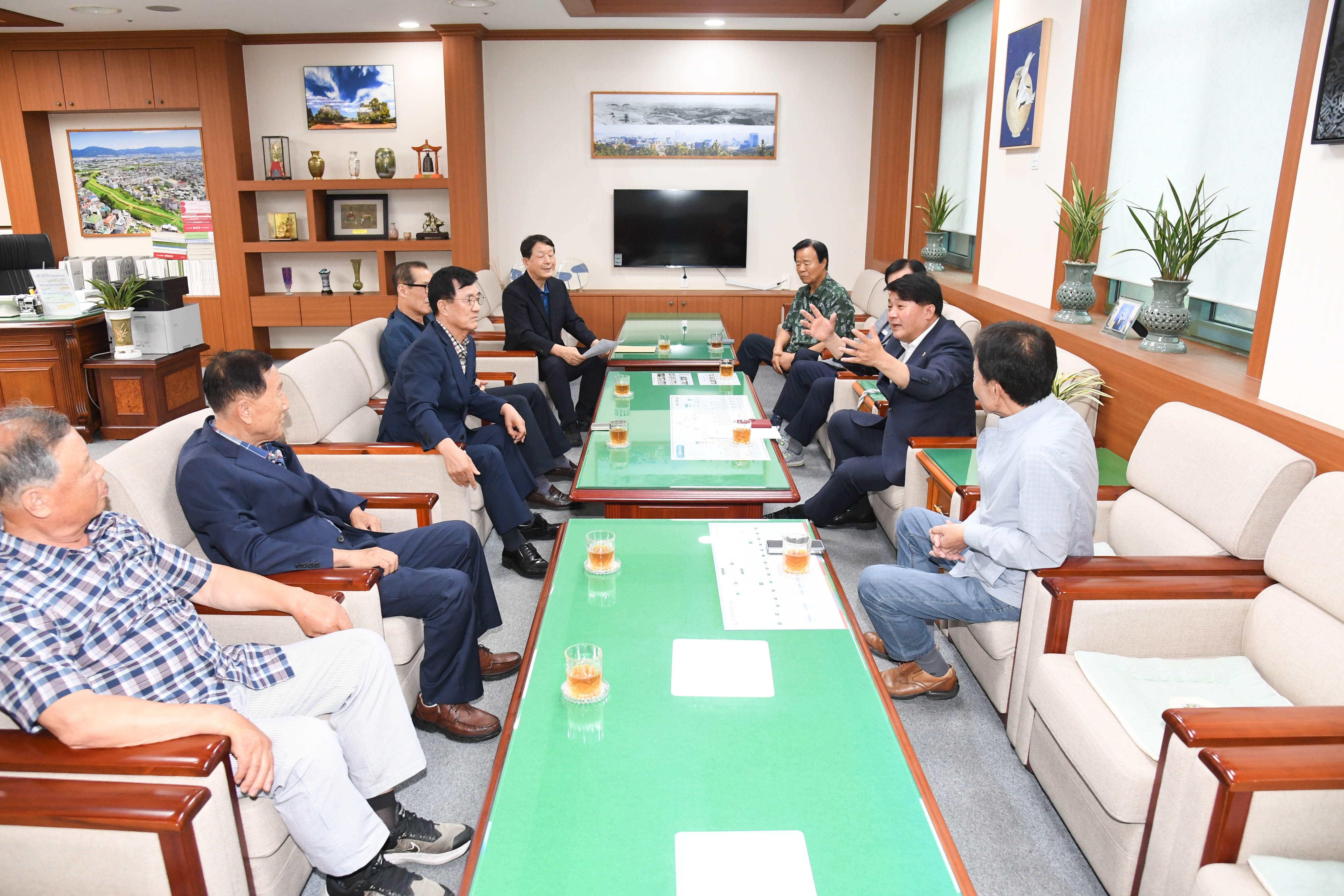 이성룡 의장, 대한민국재향경우회 울산중부지부 임원진 환담2