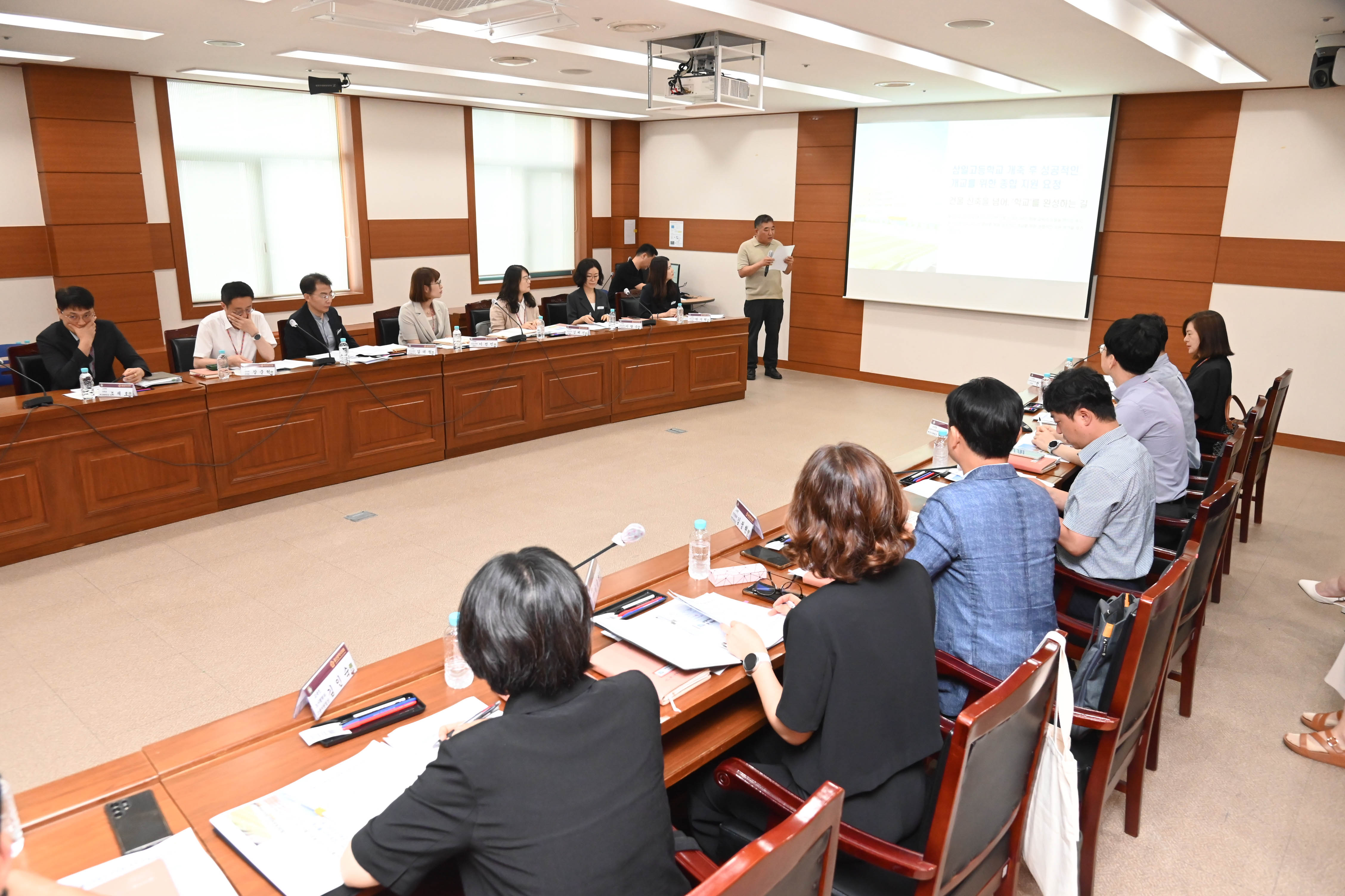 안대룡 교육위원장, 삼일고 재개교를 위한 현안 논의 간담회7