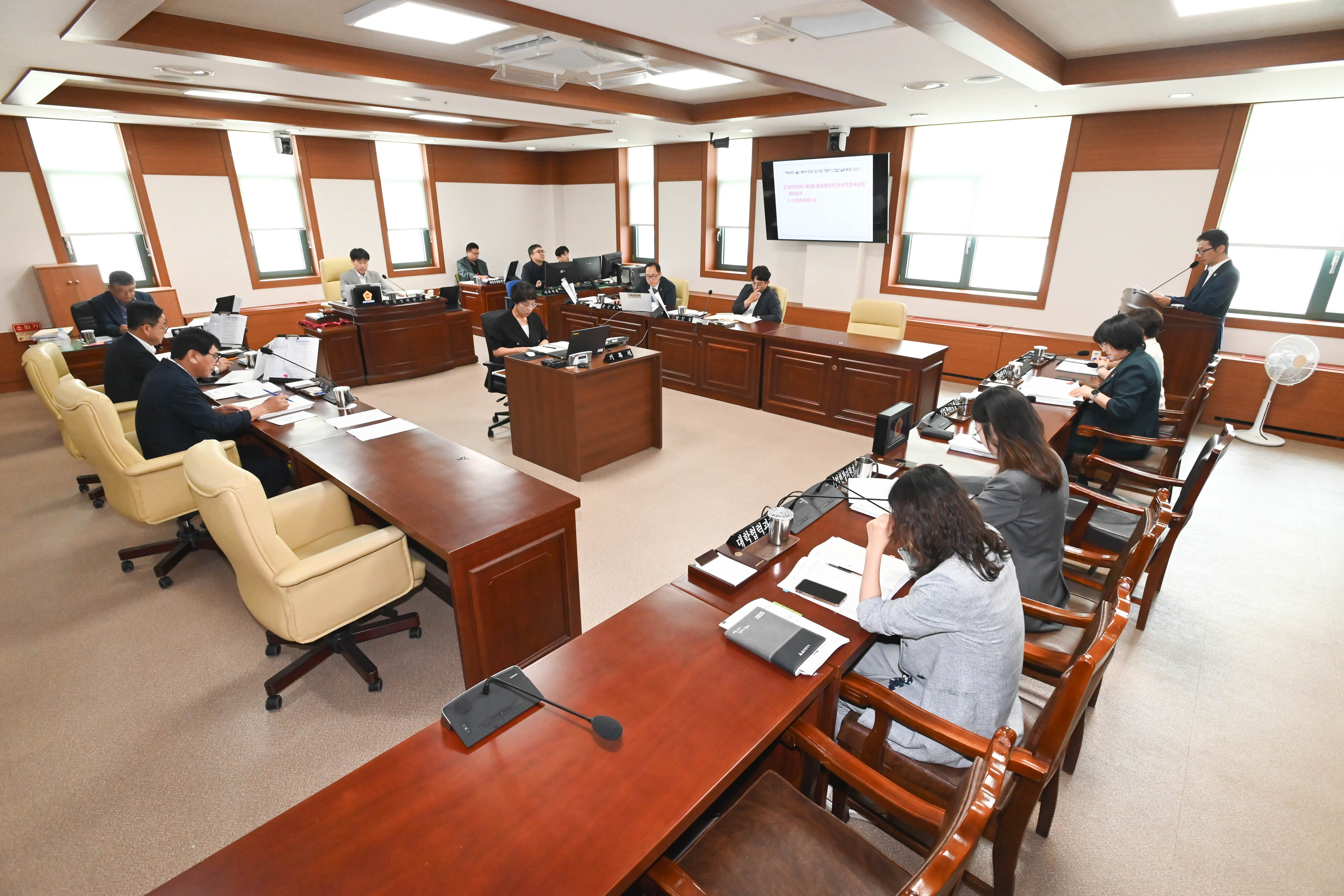 산업건설위원회, 기업투자국 소관 2025년도 제2회 울산광역시 추가경정예산안 예비심사 3