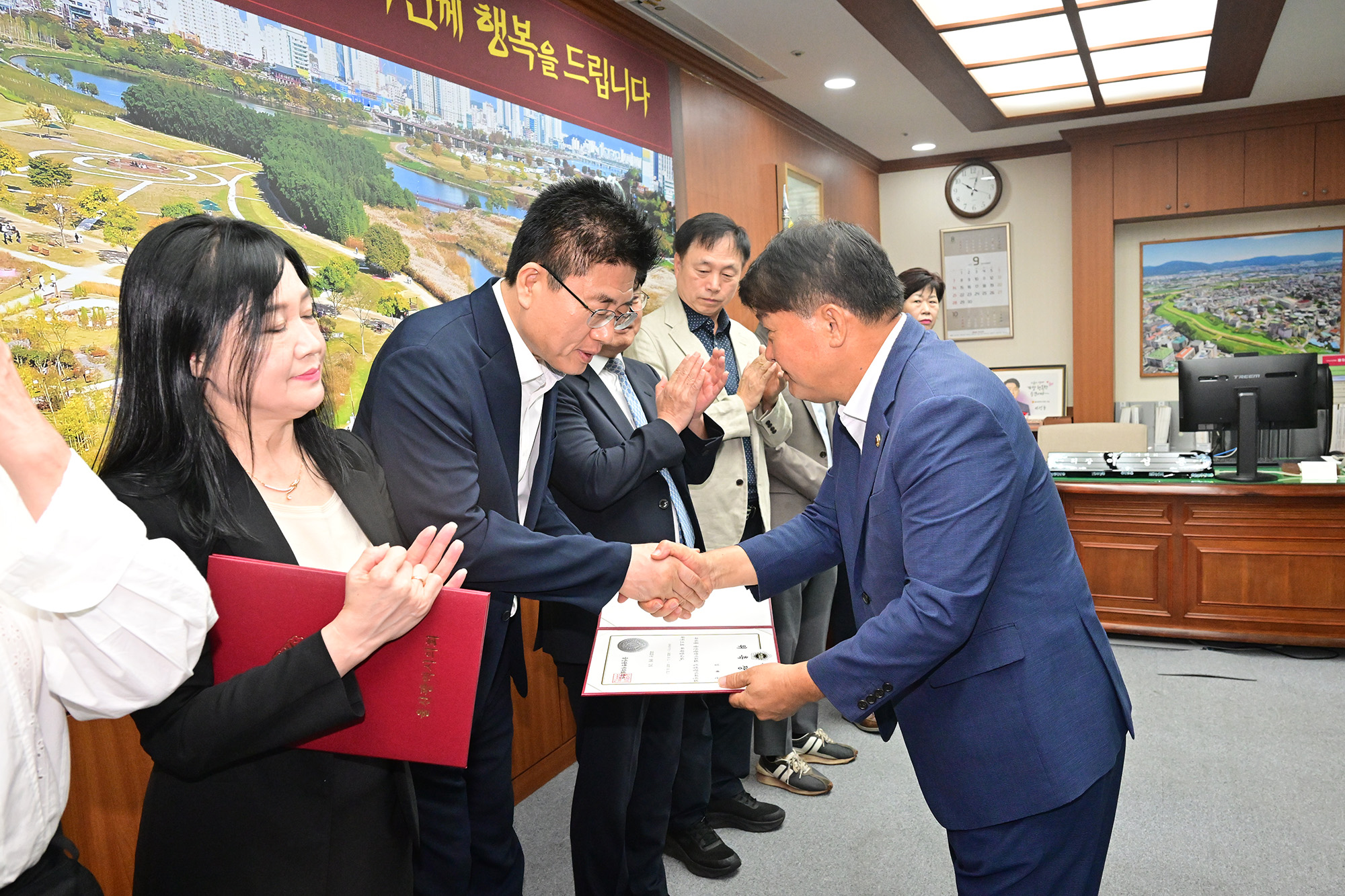 울산시의회, 조례 입법평가위원 위촉 및 연구용역 중간보고 실시6