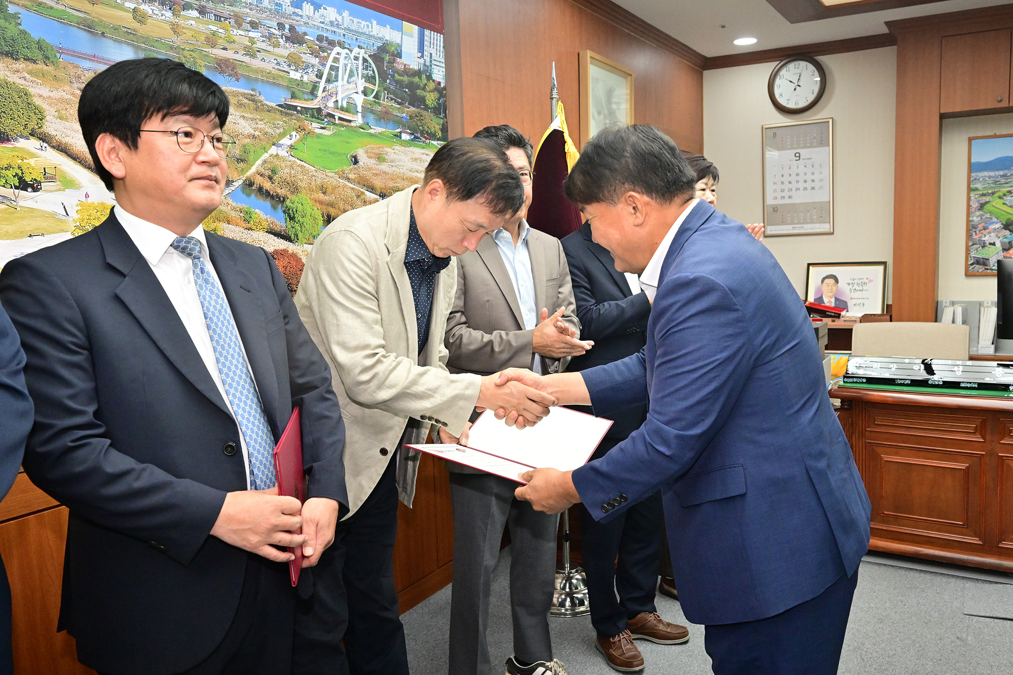 울산시의회, 조례 입법평가위원 위촉 및 연구용역 중간보고 실시8