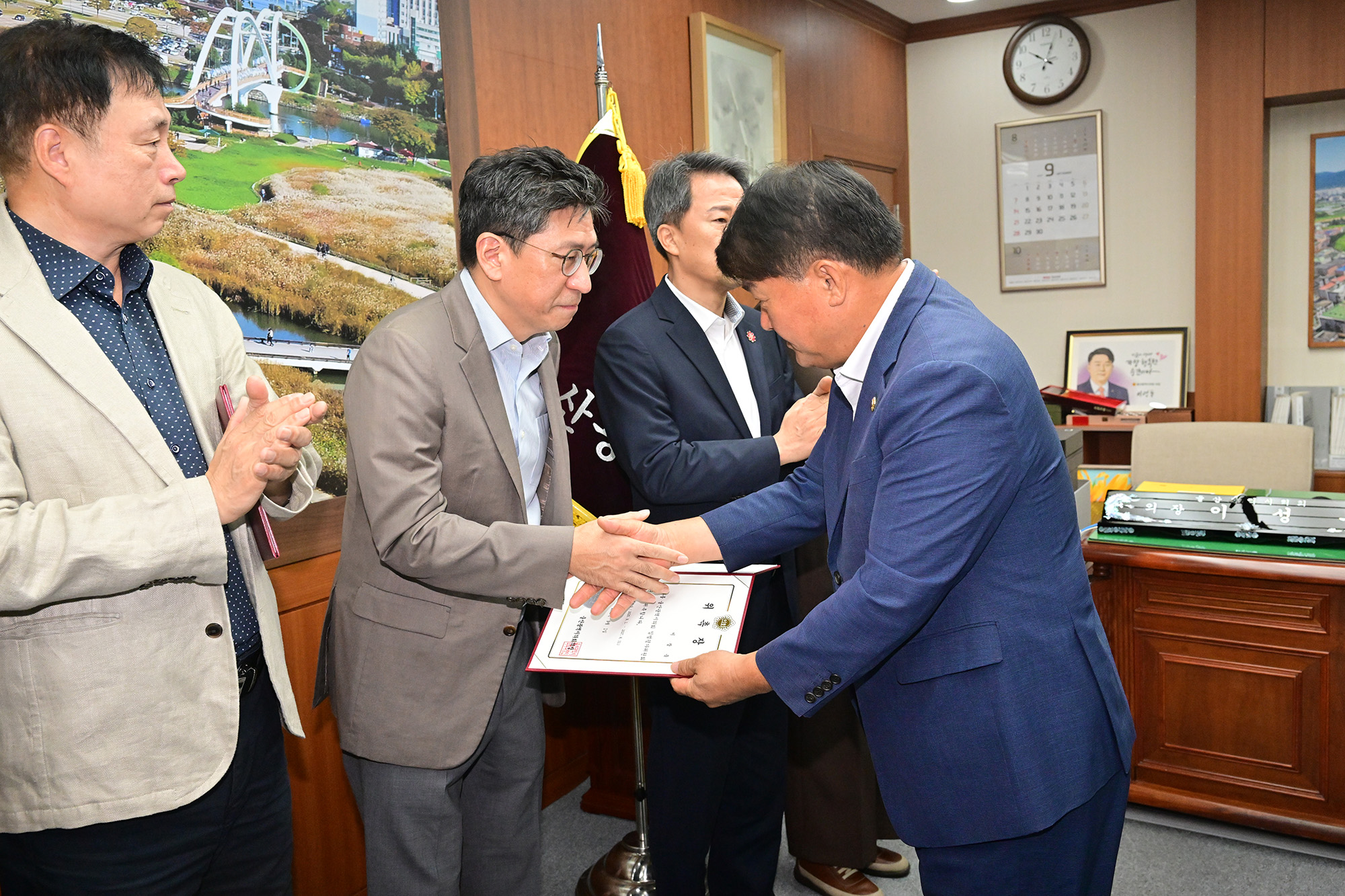 울산시의회, 조례 입법평가위원 위촉 및 연구용역 중간보고 실시9