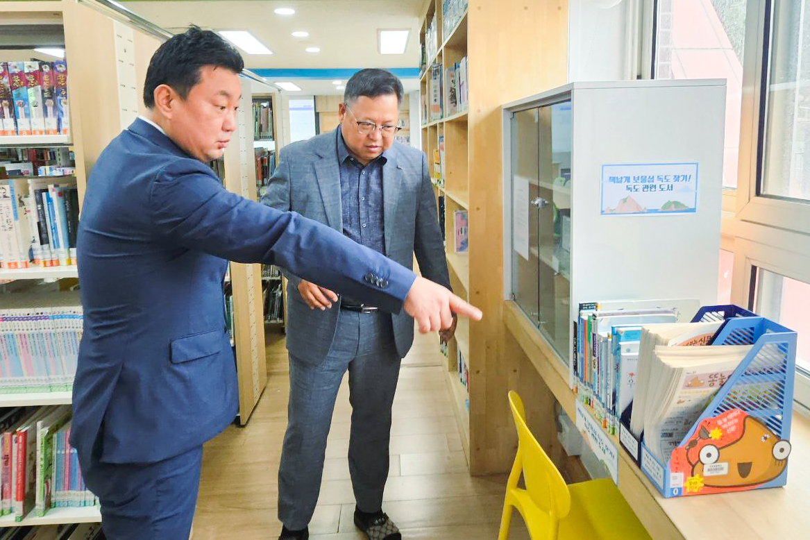 안대룡 교육위원장, 독도 VR 활용 운영 6개교 현장 점검 나서2