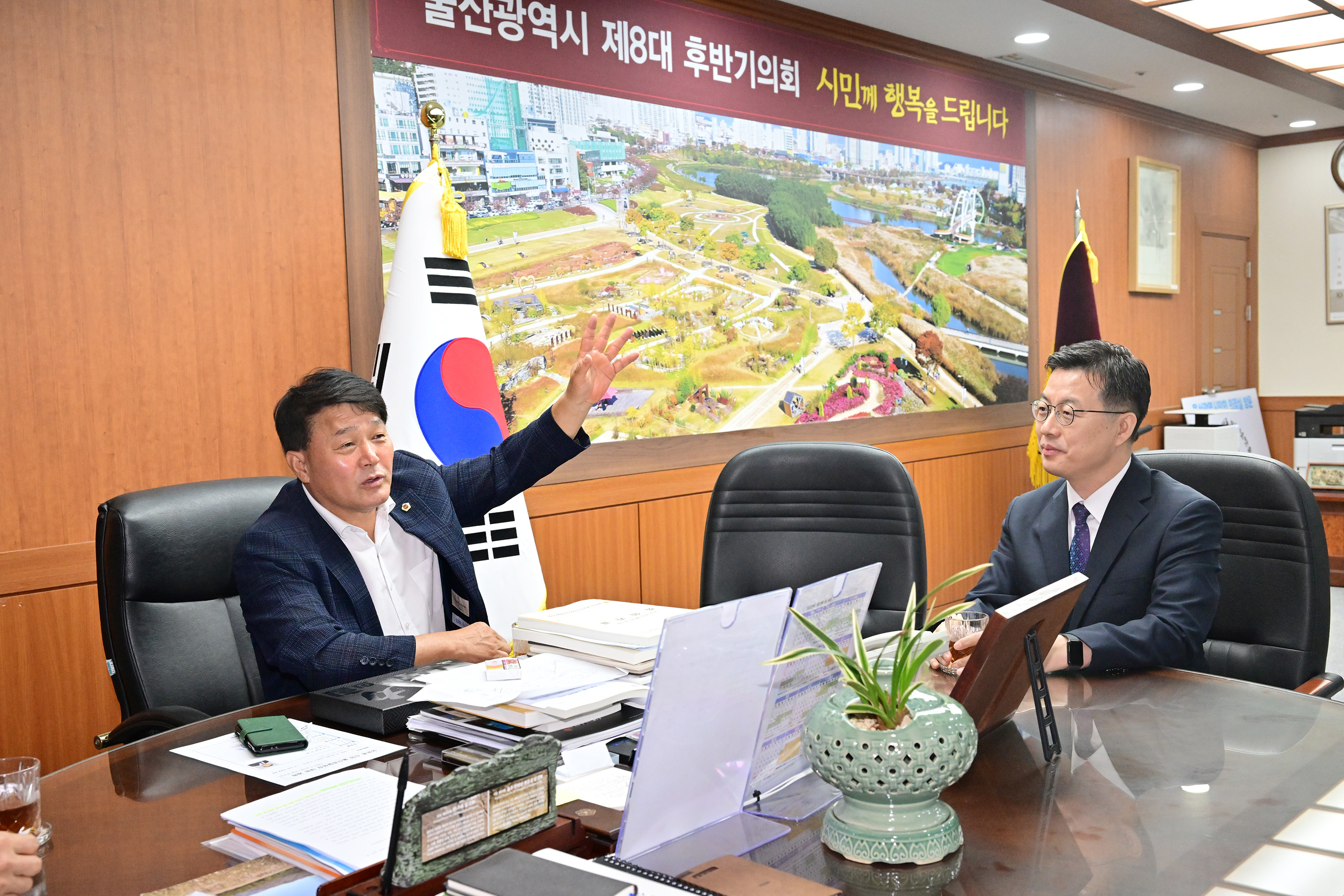이성룡 의장, 유윤종 신임 울산경찰청장 환담2