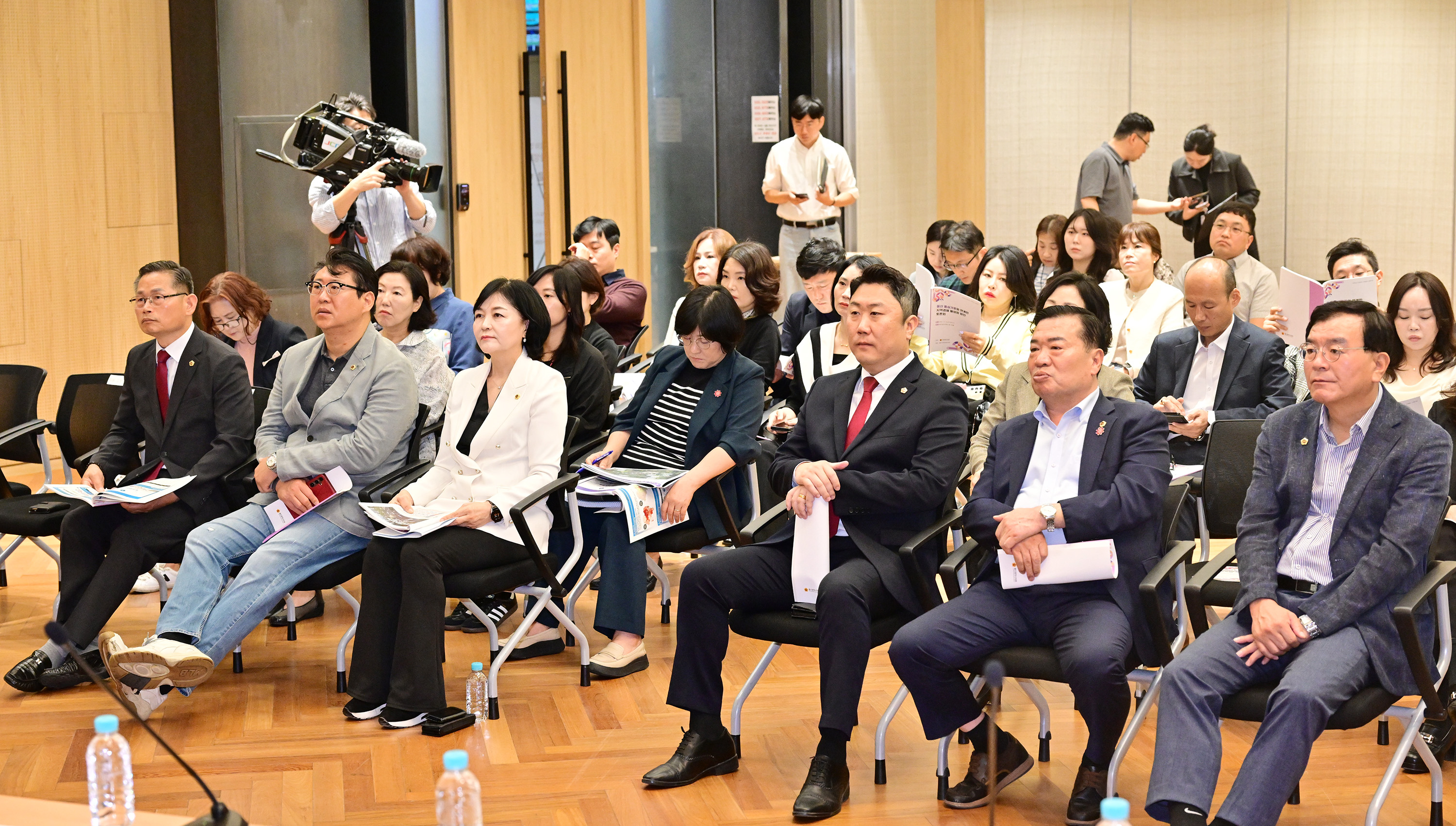 울산지역경제연구회 천미경 회장, 울산 중심가로와 연계한 지역경제 활성화 방안 토론회6