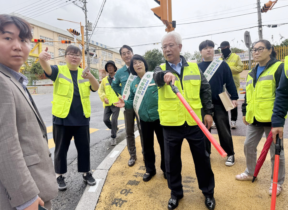 이영해 의원, 보행약자 이동편의 안전시설 현장 점검2