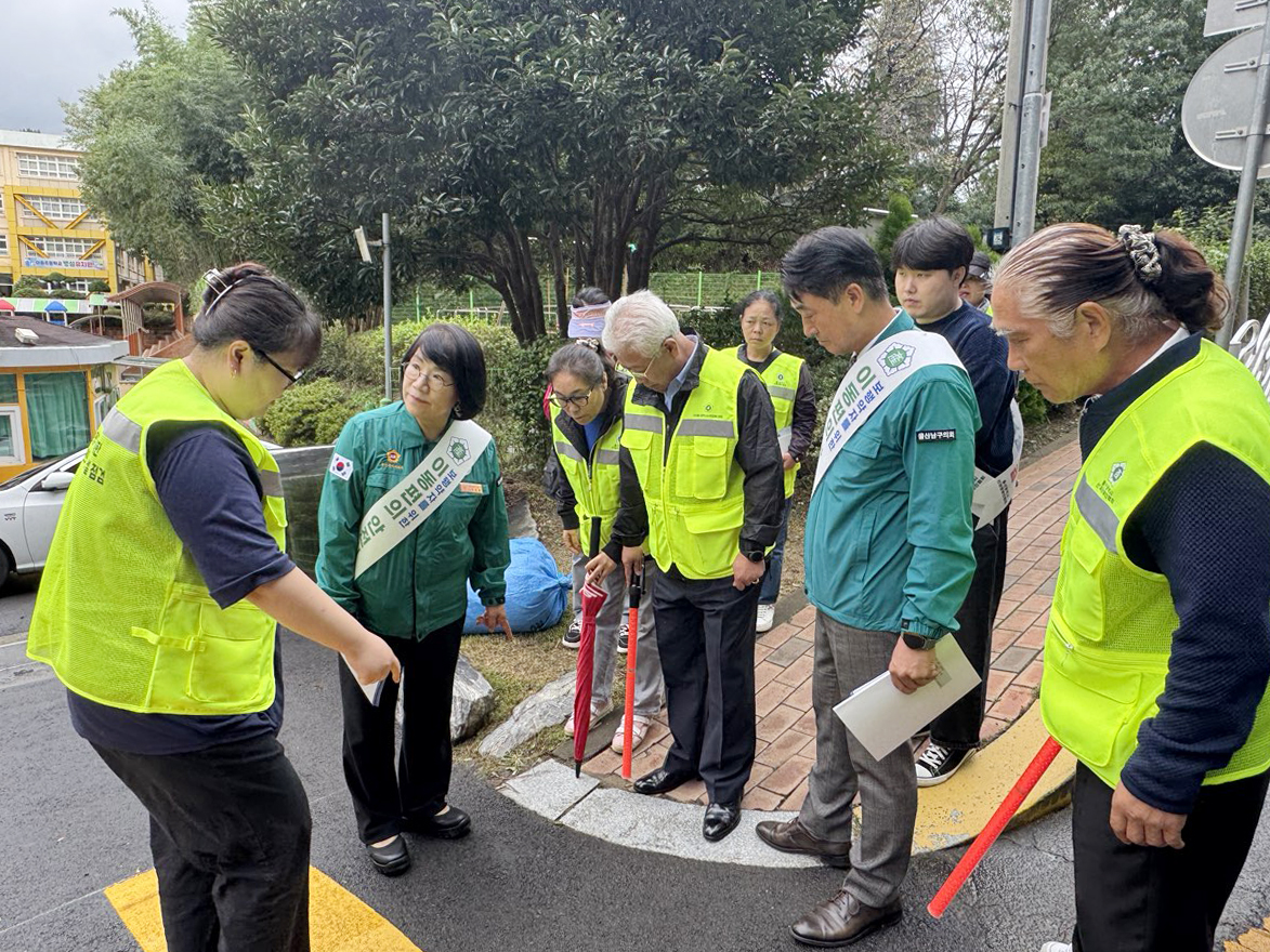 이영해 의원, 보행약자 이동편의 안전시설 현장 점검4