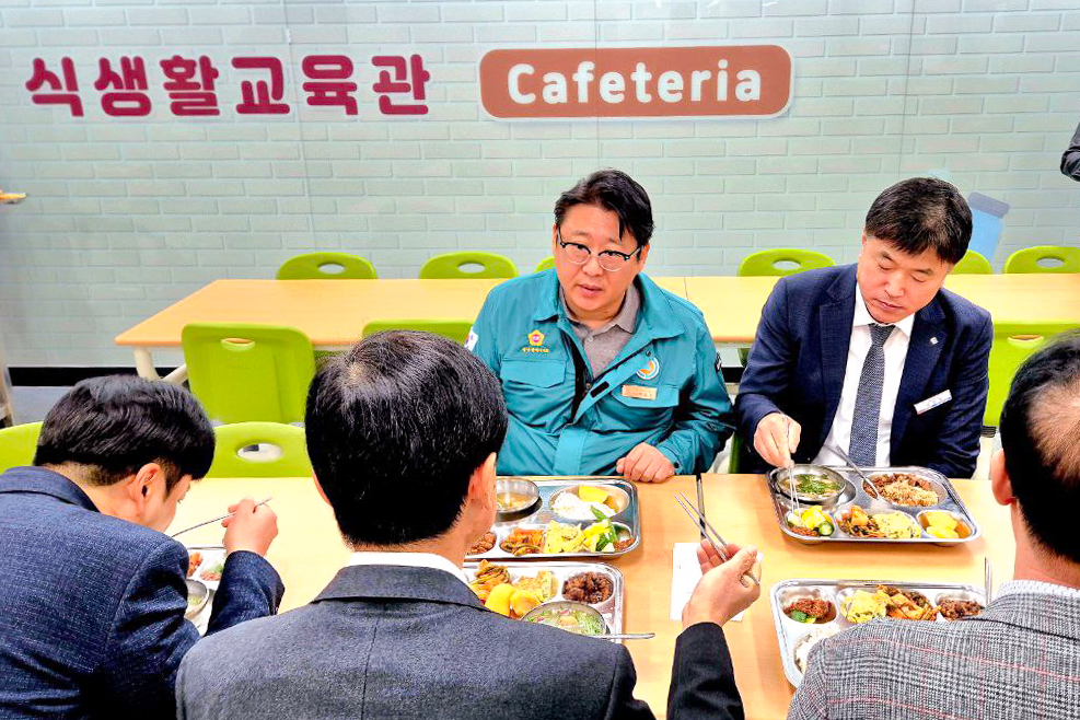 권순용 의원, 학교급식 현장 점검 및 조리 실무사 의견청취’간담회5