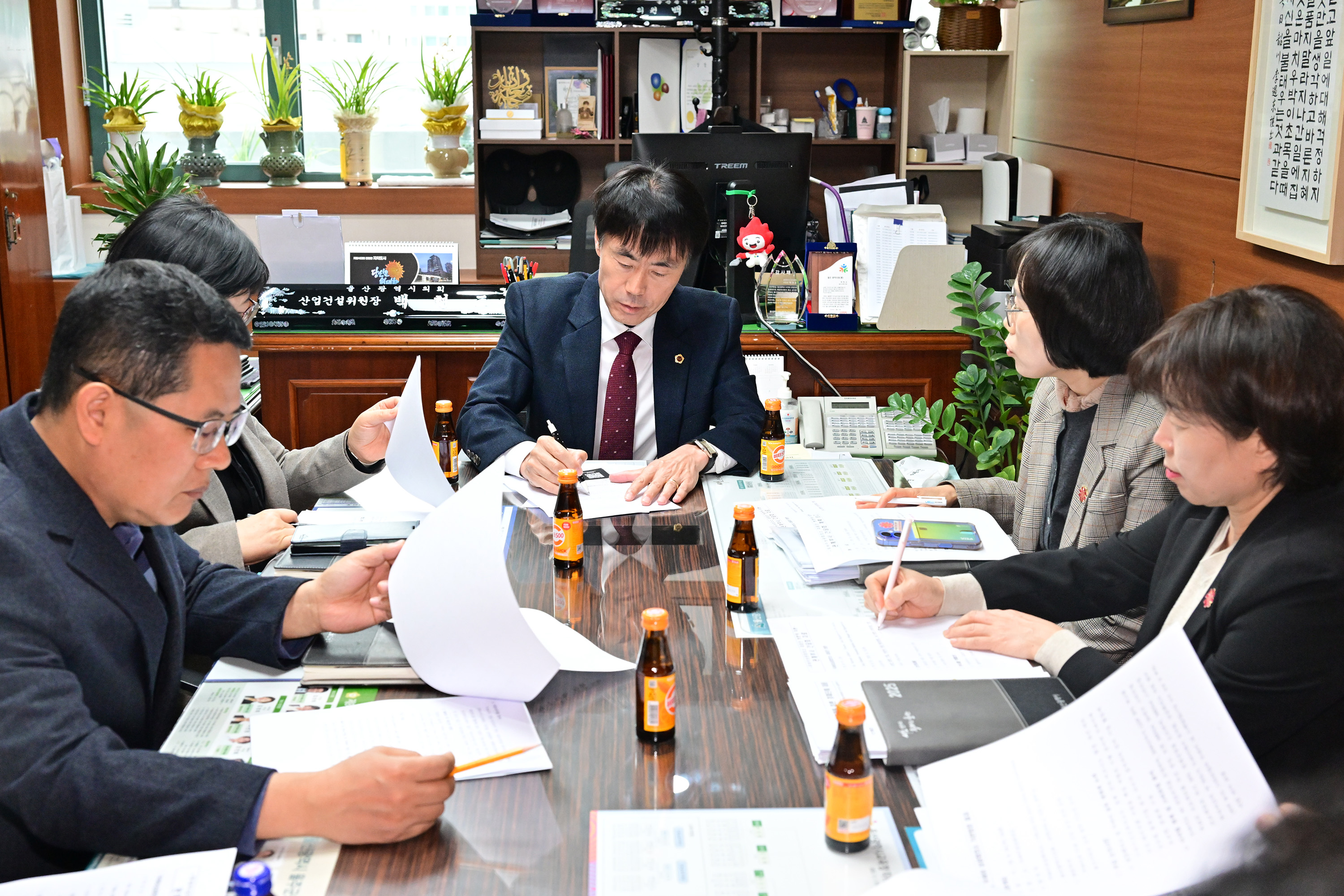 백현조 산업건설위원장, 두바이상공회의소 대표단 방문에 따른 관계부서 간담회5