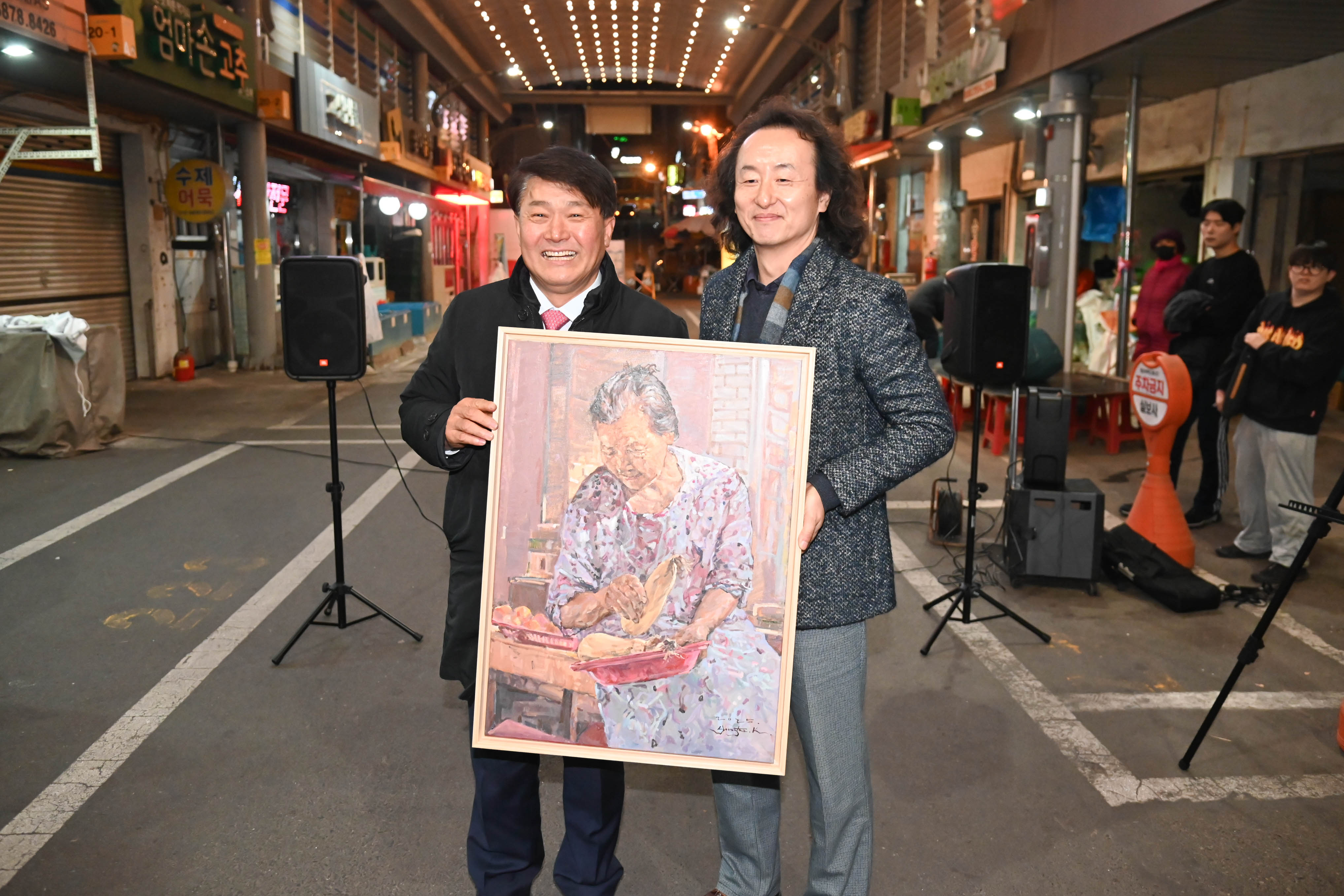 이성룡 의장, 태화시장상인회 태화동 사람들 작품 전달식8
