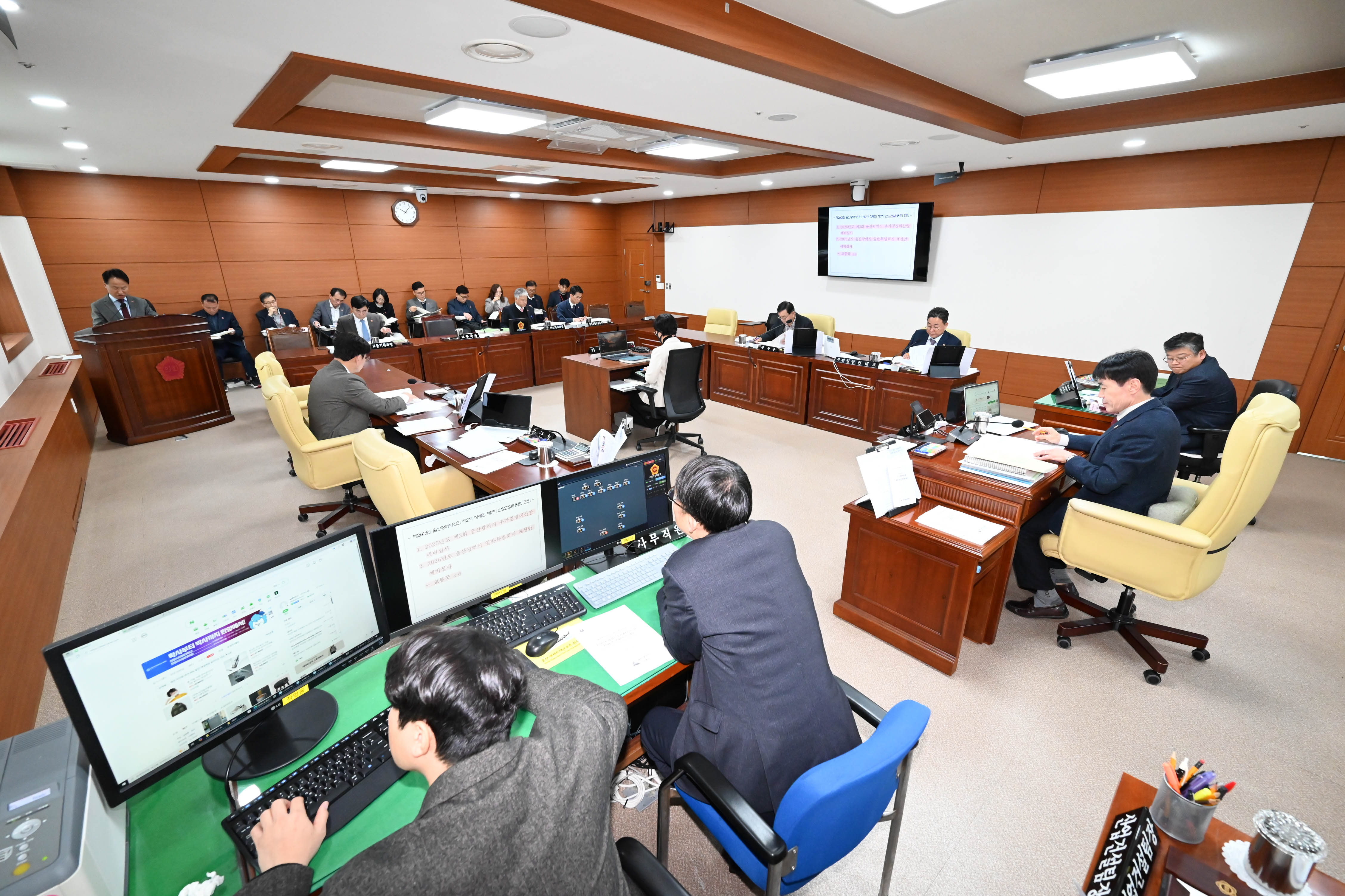 산업건설위원회, 교통국 소관 2026년도 본예산안 및 2025년도 제3회 추경예산안 예비심사의 건 등 심사3