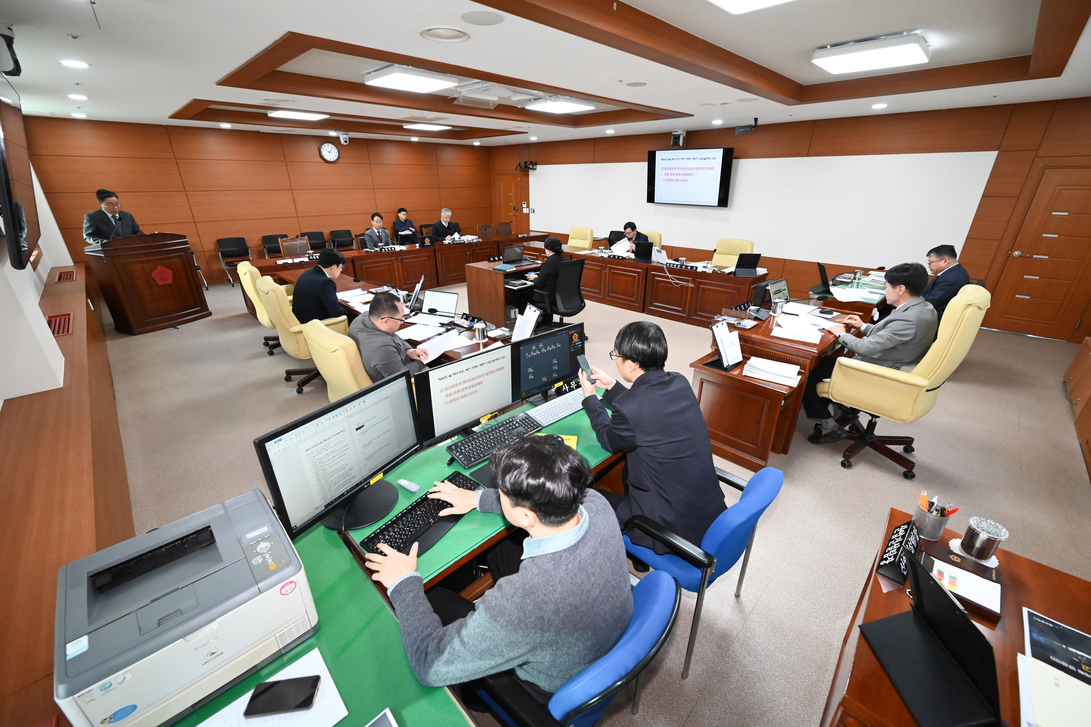 산업건설위원회, 울산광역시 택시운송사업의 발전과 지원에 관한 조례 일부개정조례안 등 심사2