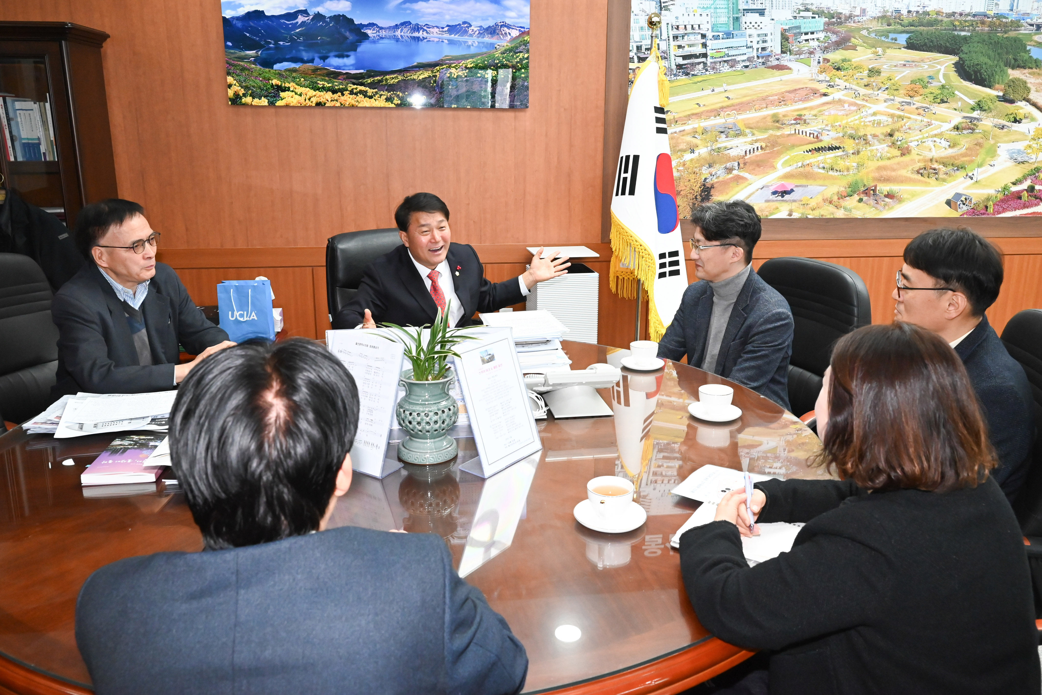 이성룡 의장, 제10기 공무원노조 임원진들과 환담2