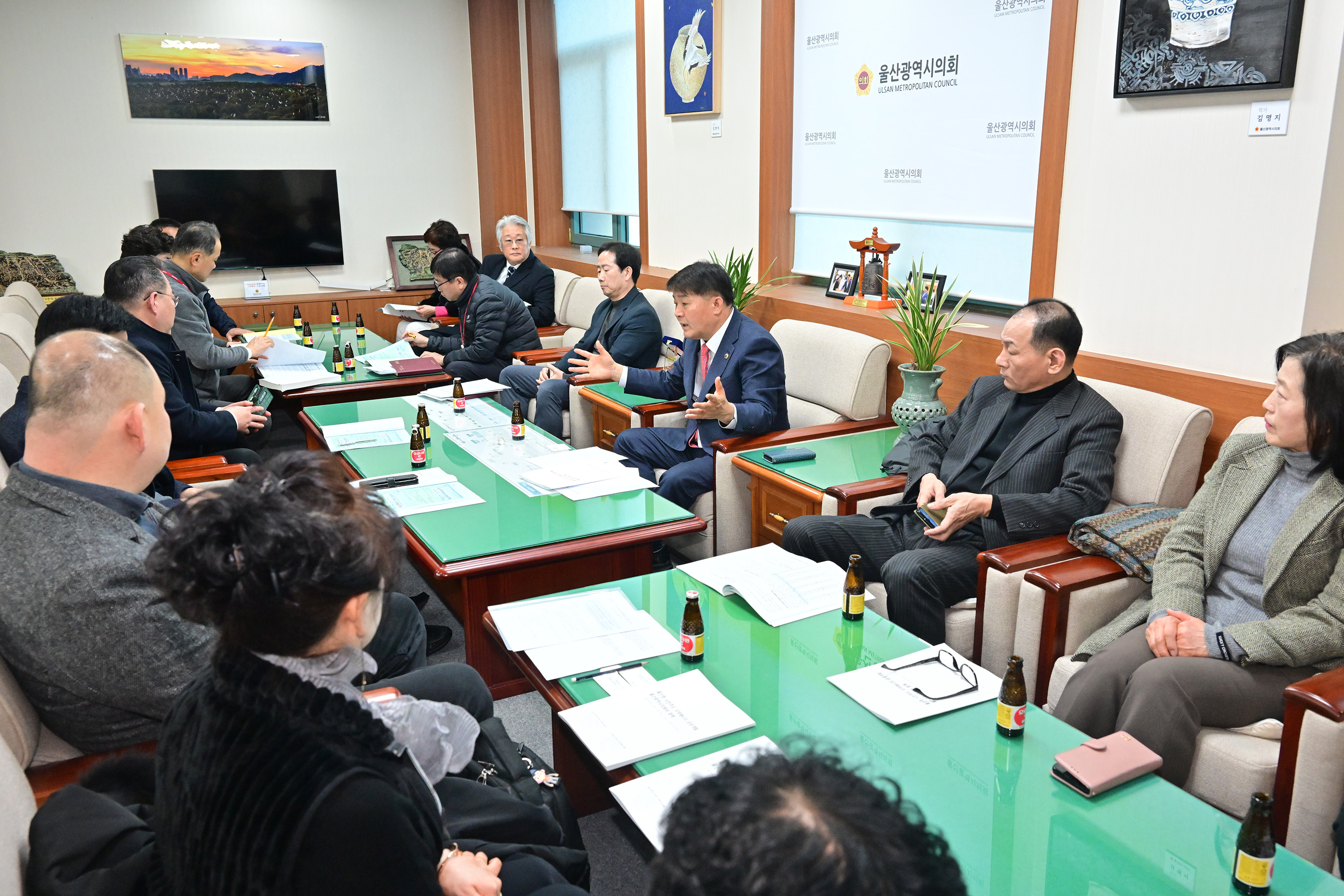 이성룡 의장, 공공주차장 태양광 설비 설치 촉진을 위한 간담회4