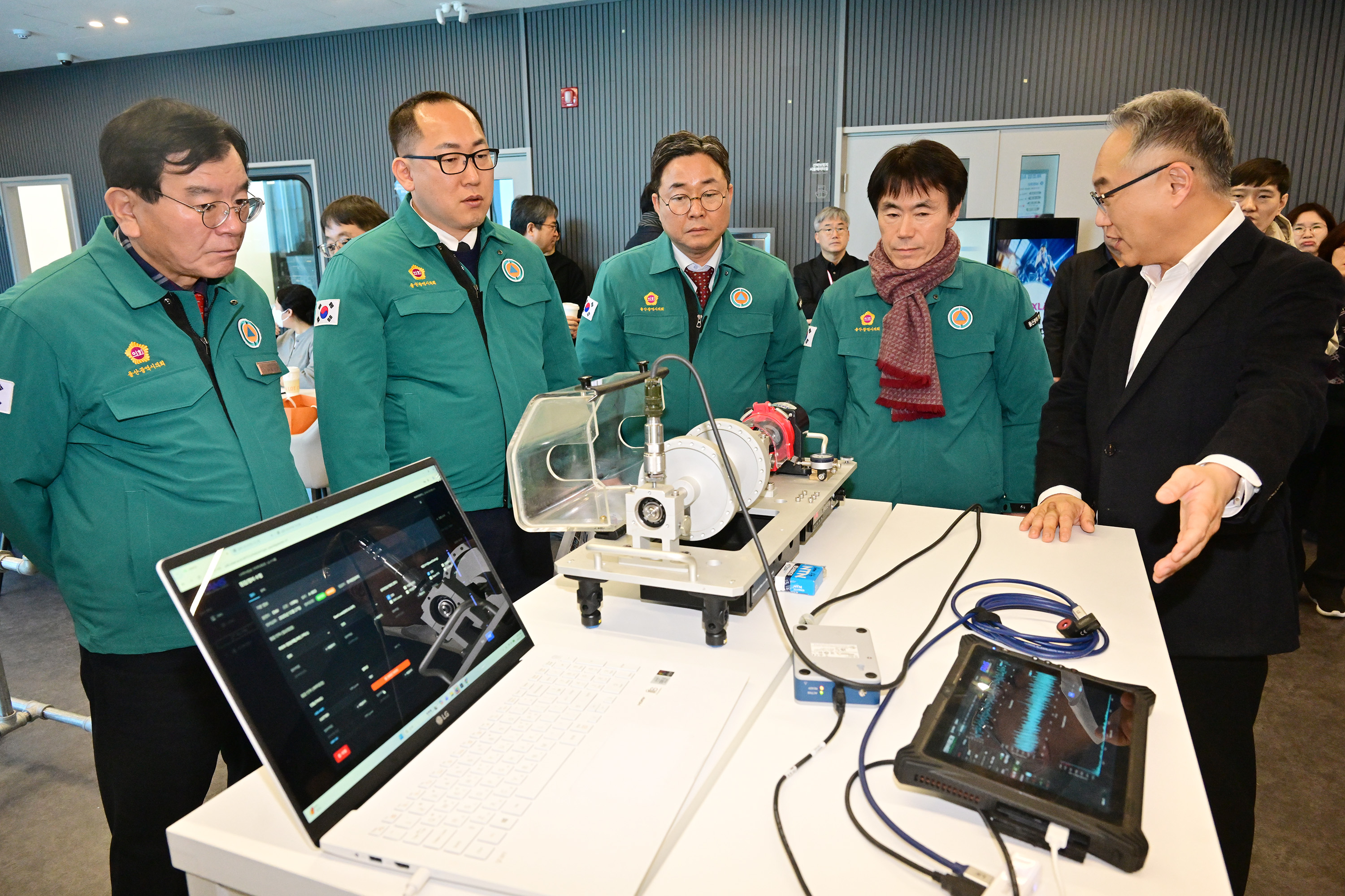 산업건설위원회, AI 관련 시설 방문11